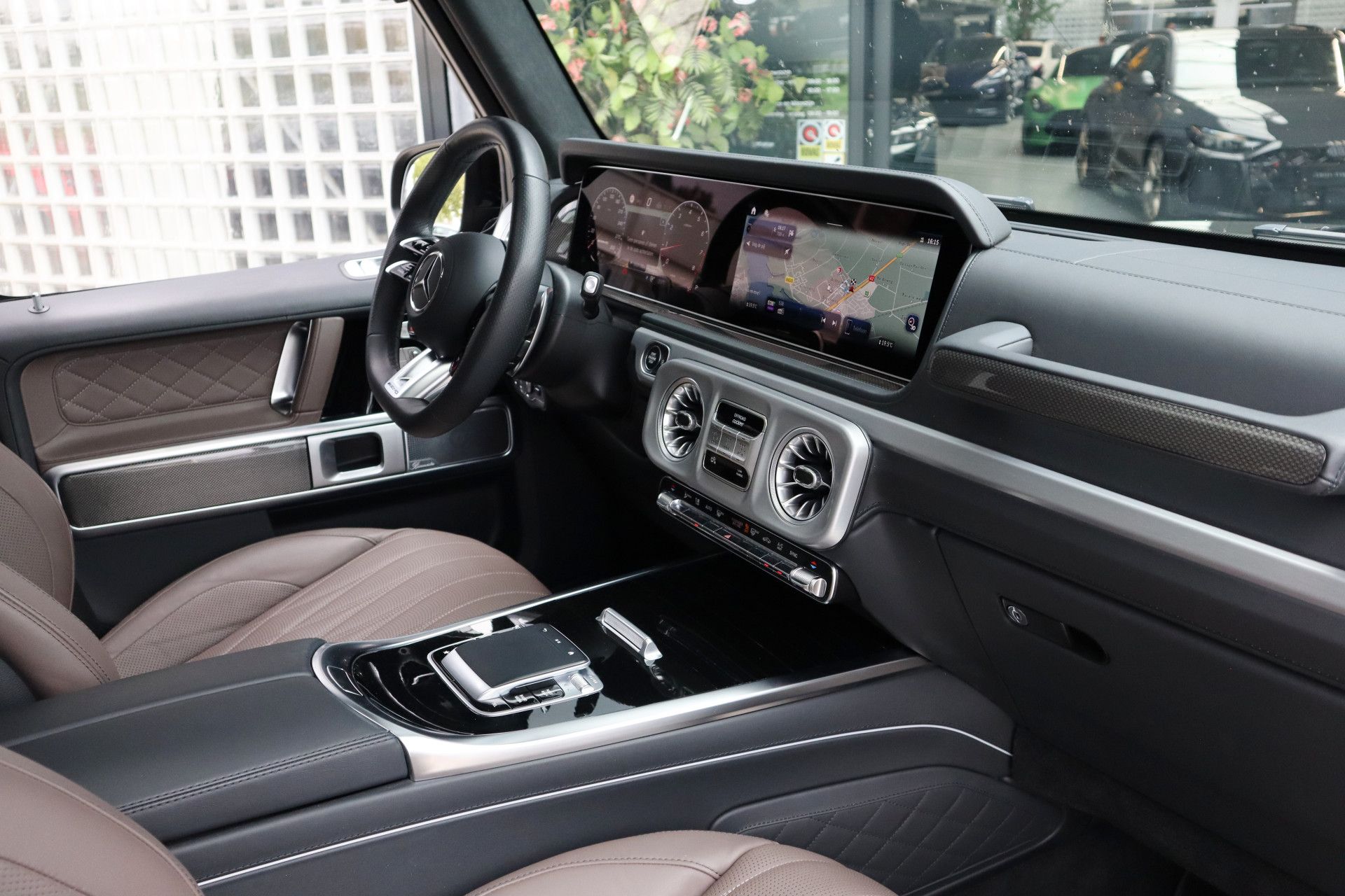 Afbeelding Mercedes-AMG G-Klasse  63 | Performance-pakket, Manufaktur int., Burmester 3D, Massage, Trekhaak, Driver's Package, Zitklima, Rij-assistentie pakket