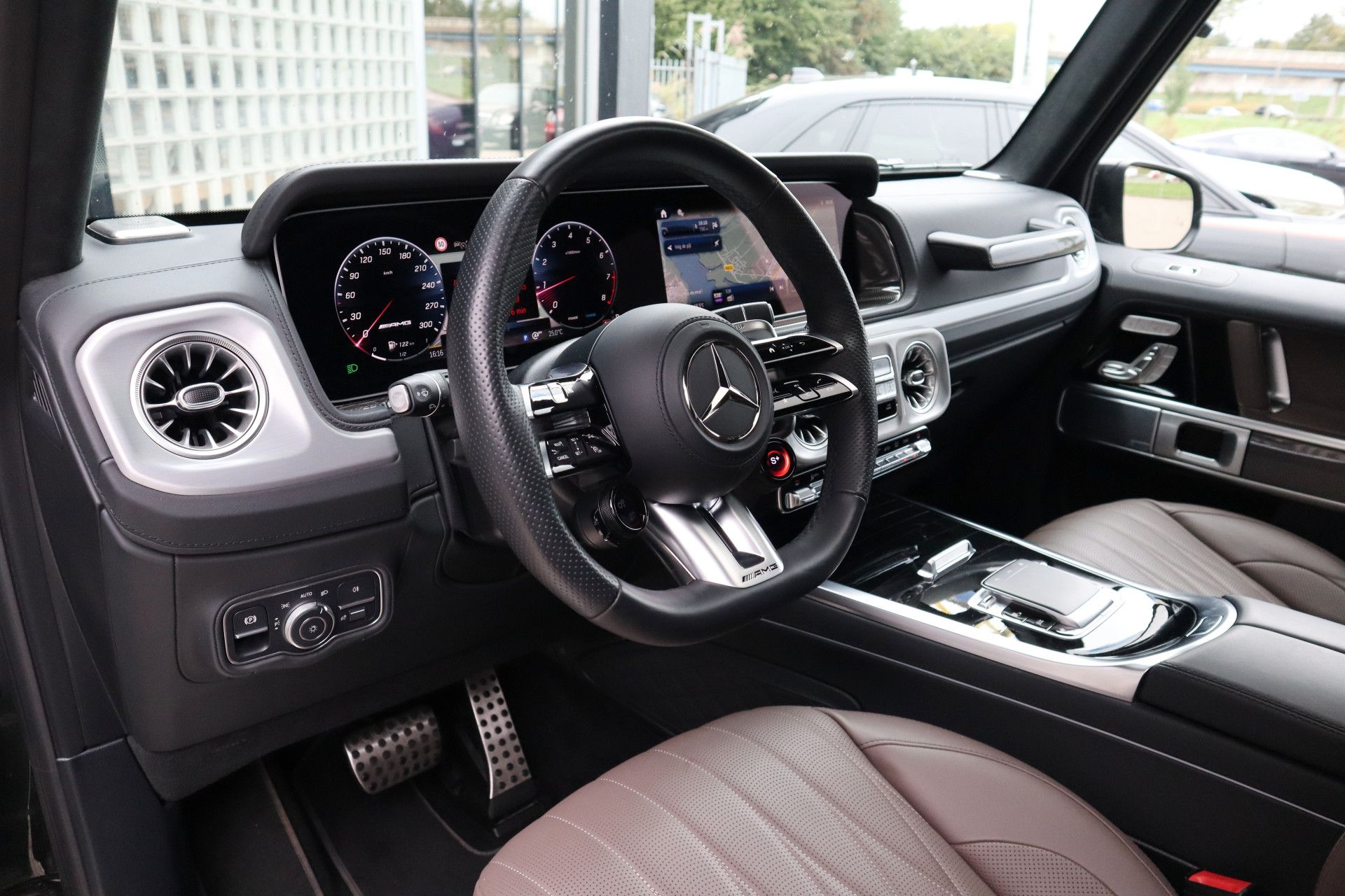 Afbeelding Mercedes-AMG G-Klasse  63 | Performance-pakket, Manufaktur int., Burmester 3D, Massage, Trekhaak, Driver's Package, Zitklima, Rij-assistentie pakket