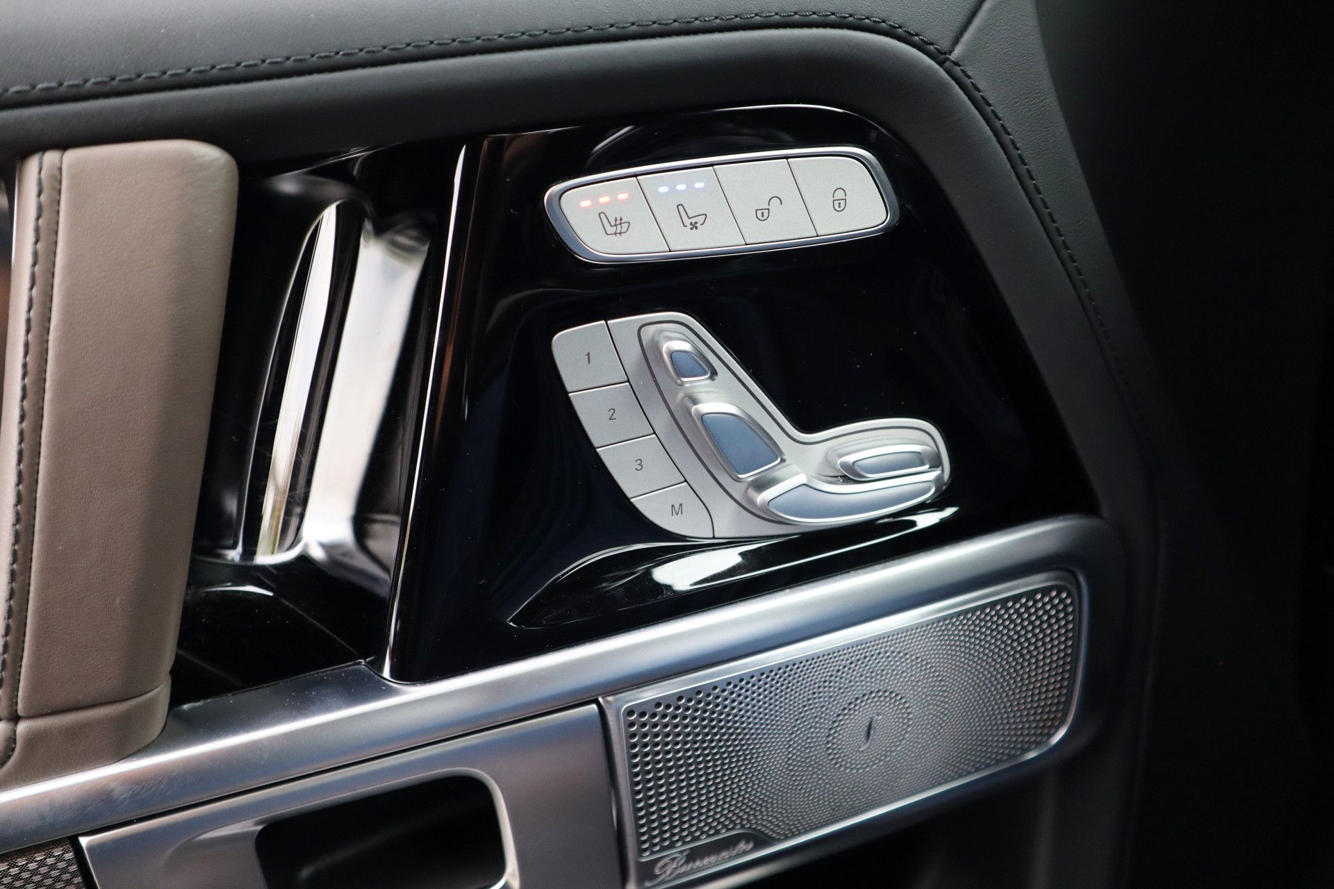 Afbeelding Mercedes-AMG G-Klasse  63 | Performance-pakket, Manufaktur int., Burmester 3D, Massage, Trekhaak, Driver's Package, Zitklima, Rij-assistentie pakket