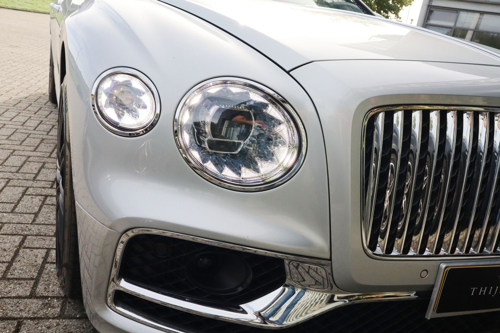 Afbeelding Bentley Flying Spur 4.0 V8 | Achterasbesturing, Massage, Nachtzicht, Pano, Zitklima, Stuurverwarming, Zonweringspakket