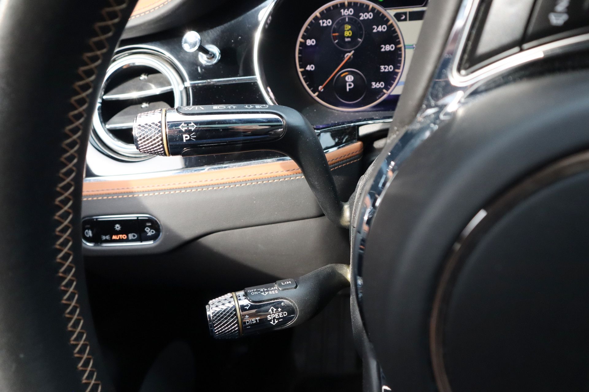 Afbeelding Bentley Flying Spur 4.0 V8 | Achterasbesturing, Massage, Nachtzicht, Pano, Zitklima, Stuurverwarming, Zonweringspakket