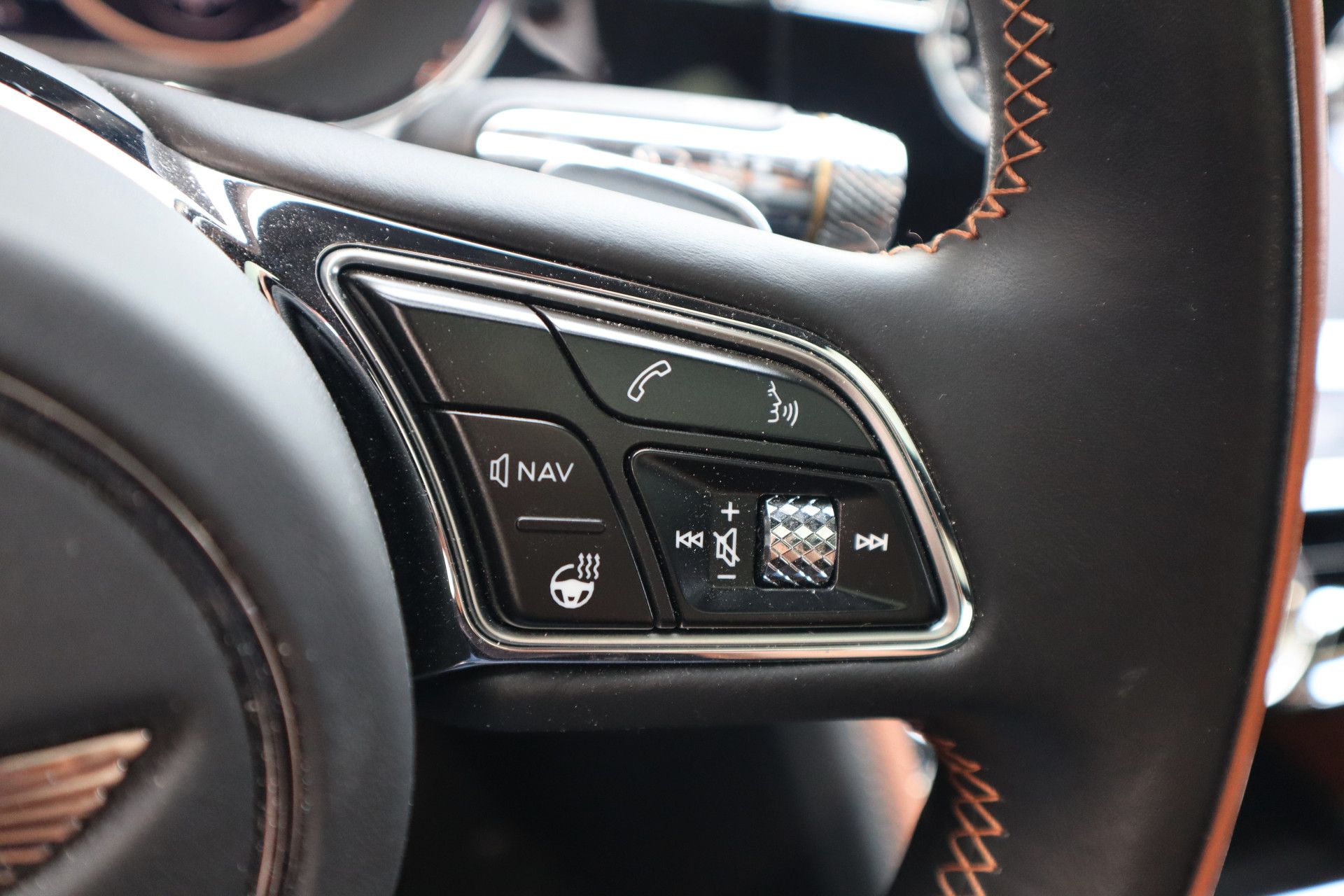 Afbeelding Bentley Flying Spur 4.0 V8 | Achterasbesturing, Massage, Nachtzicht, Pano, Zitklima, Stuurverwarming, Zonweringspakket