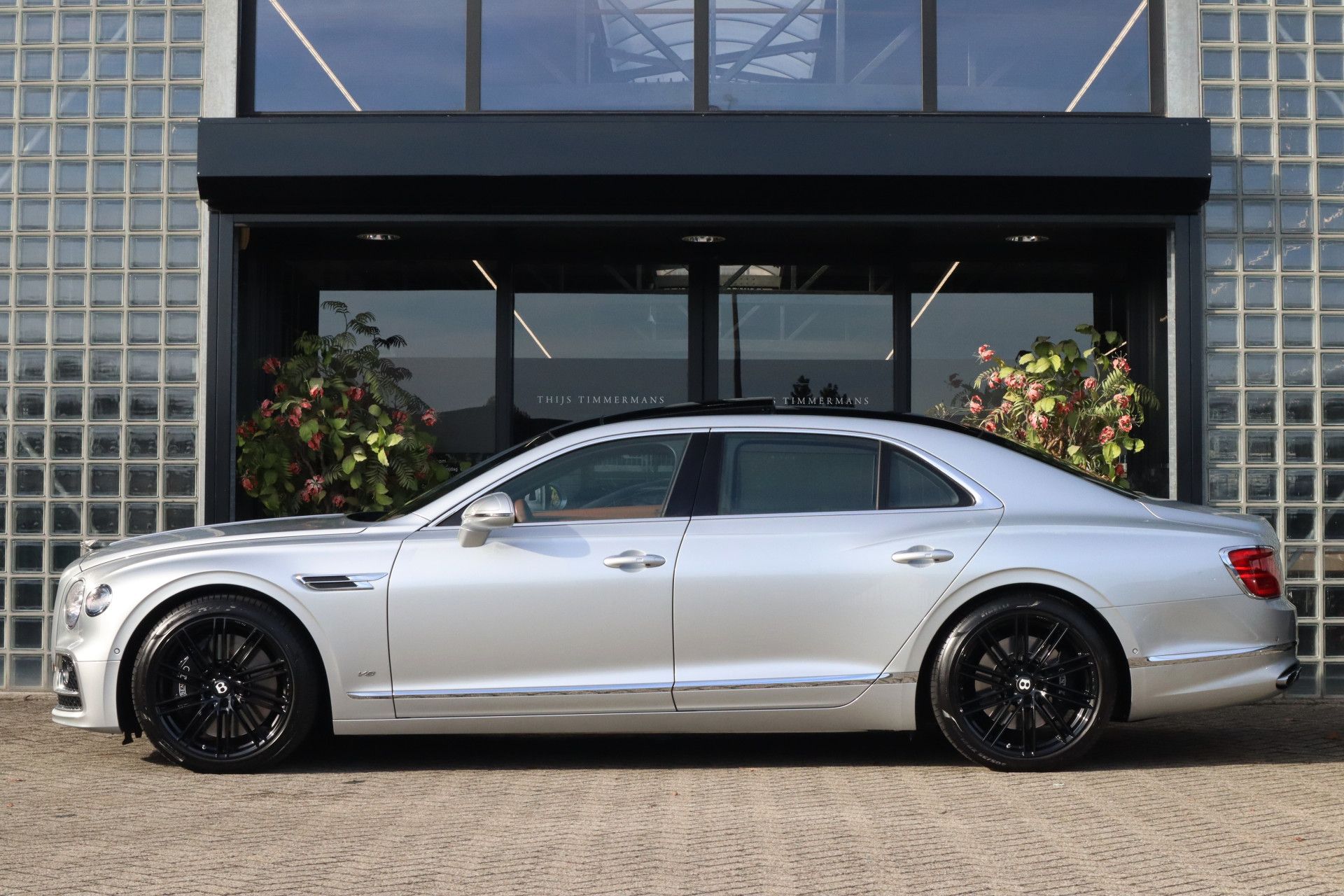 Afbeelding Bentley Flying Spur 4.0 V8 | Achterasbesturing, Massage, Nachtzicht, Pano, Zitklima, Stuurverwarming, Zonweringspakket