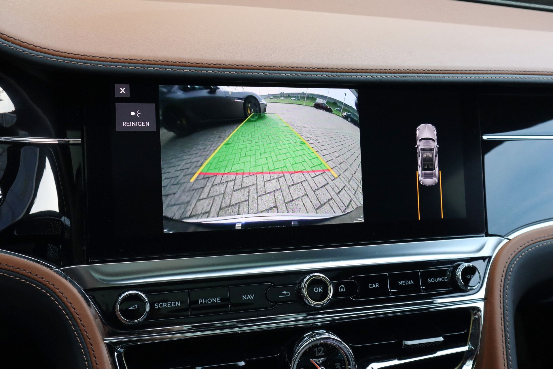 Afbeelding Bentley Flying Spur 4.0 V8 | Achterasbesturing, Massage, Nachtzicht, Pano, Zitklima, Stuurverwarming, Zonweringspakket