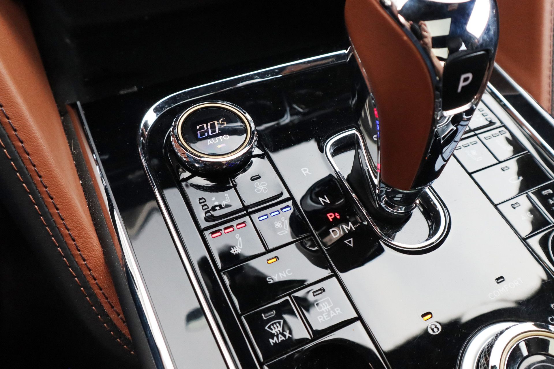 Afbeelding Bentley Flying Spur 4.0 V8 | Achterasbesturing, Massage, Nachtzicht, Pano, Zitklima, Stuurverwarming, Zonweringspakket