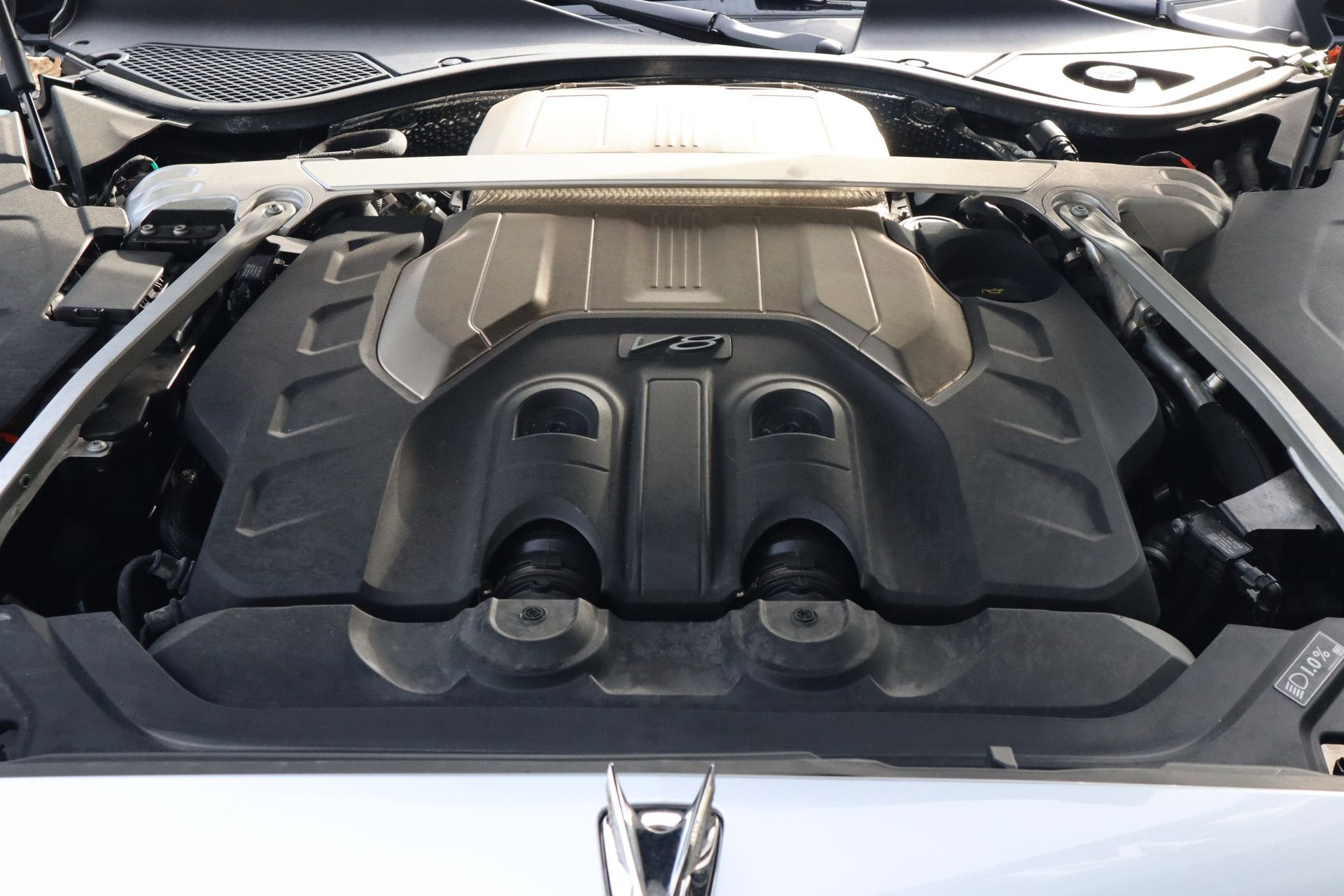 Afbeelding Bentley Flying Spur 4.0 V8 | Achterasbesturing, Massage, Nachtzicht, Pano, Zitklima, Stuurverwarming, Zonweringspakket