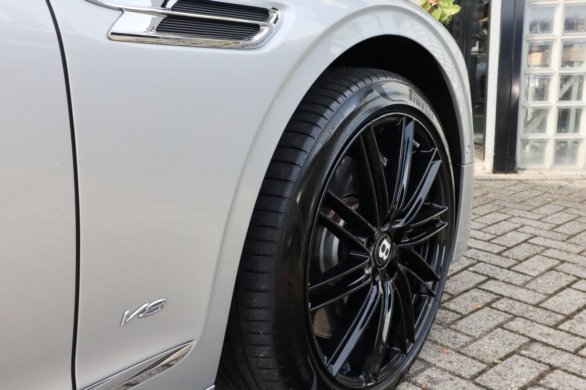 Afbeelding Bentley Flying Spur 4.0 V8 | Achterasbesturing, Massage, Nachtzicht, Pano, Zitklima, Stuurverwarming, Zonweringspakket