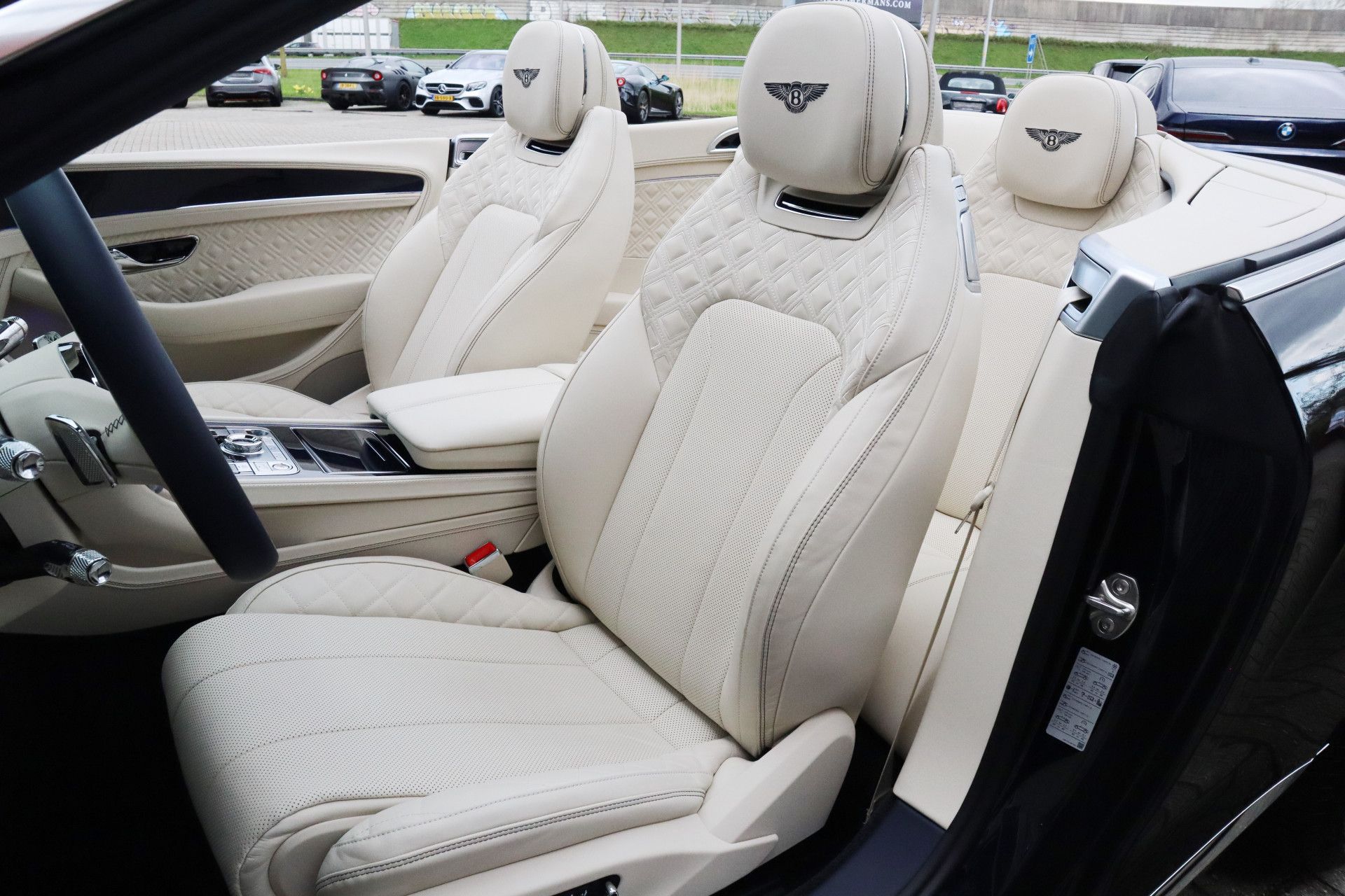 Afbeelding Bentley Continental GTC 4.0 V8 Azure | Mulliner, Naim Audio, Massage, Nachtzicht, Nekverwarming, Zitklima, Stuurverwarming