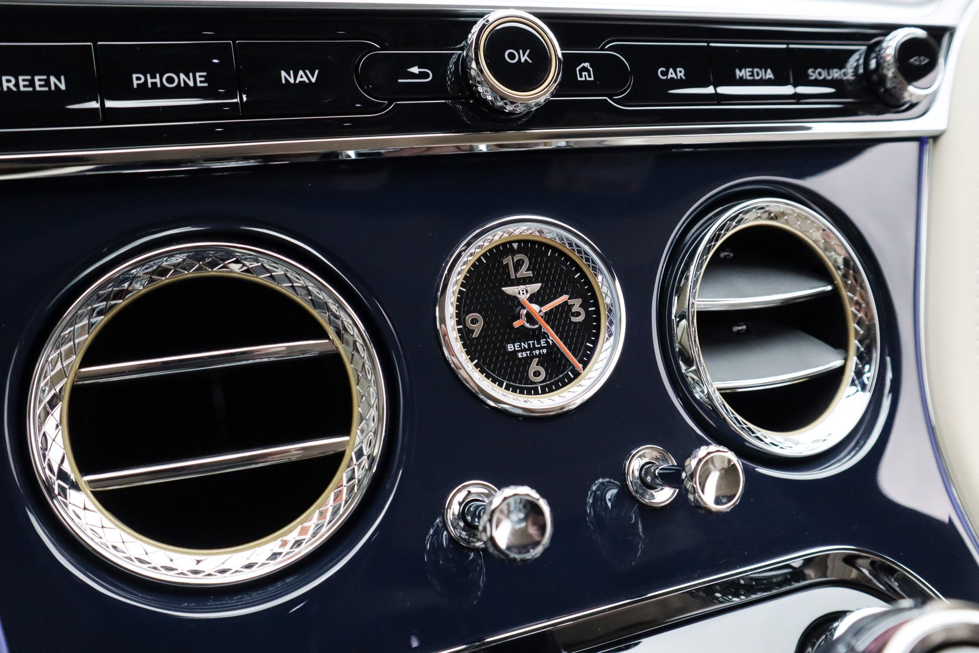 Afbeelding Bentley Continental GTC 4.0 V8 Azure | Mulliner, Naim Audio, Massage, Nachtzicht, Nekverwarming, Zitklima, Stuurverwarming