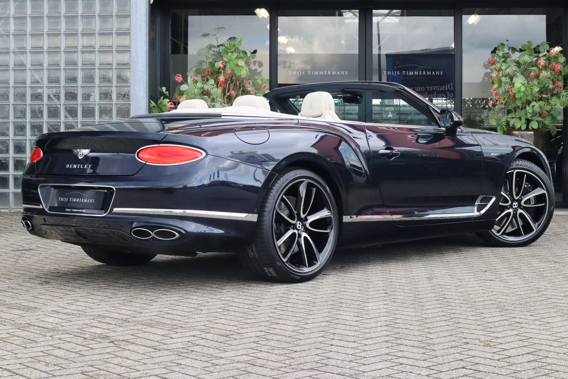 Afbeelding Bentley Continental GTC 4.0 V8 Azure | Mulliner, Naim Audio, Massage, Nachtzicht, Nekverwarming, Zitklima, Stuurverwarming