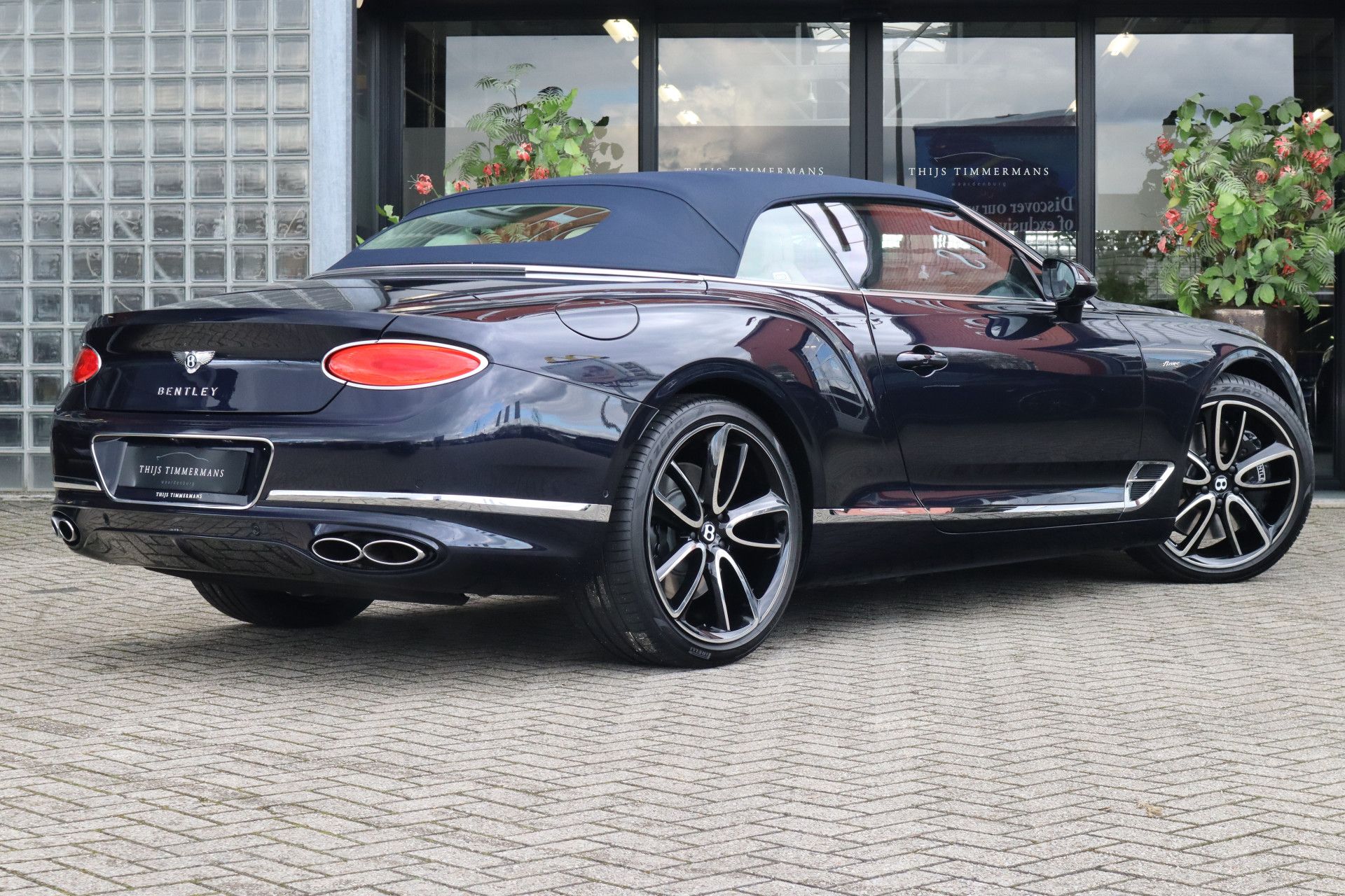 Afbeelding Bentley Continental GTC 4.0 V8 Azure | Mulliner, Naim Audio, Massage, Nachtzicht, Nekverwarming, Zitklima, Stuurverwarming