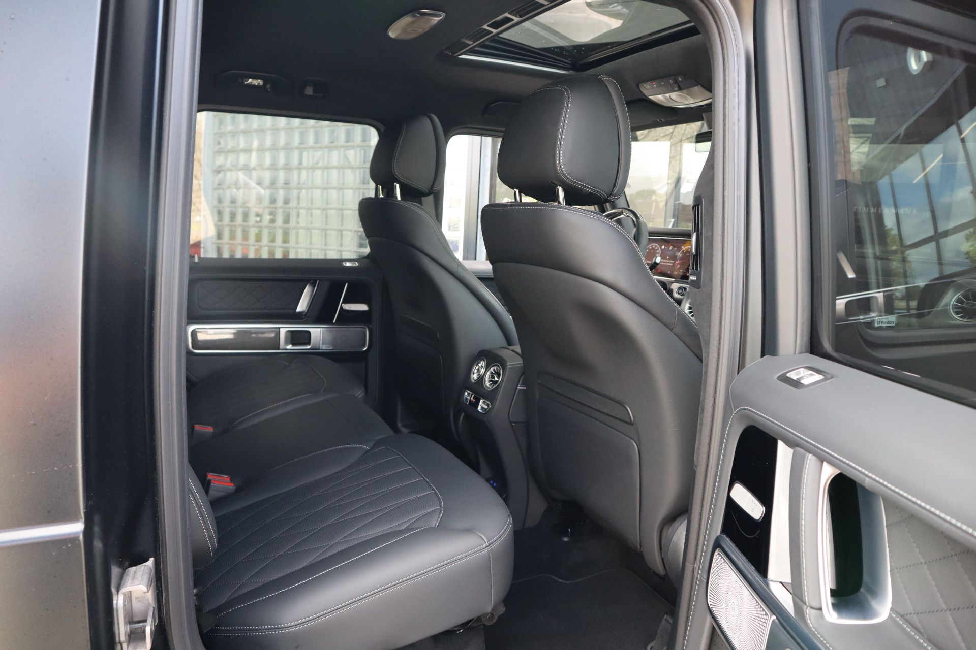 Afbeelding Mercedes-AMG G-Klasse  63 | Performance-pakket, Carbon int., Burmester 3D, Massage, Trekhaak, Keyless-go, Zitklima, Stuurverwarming