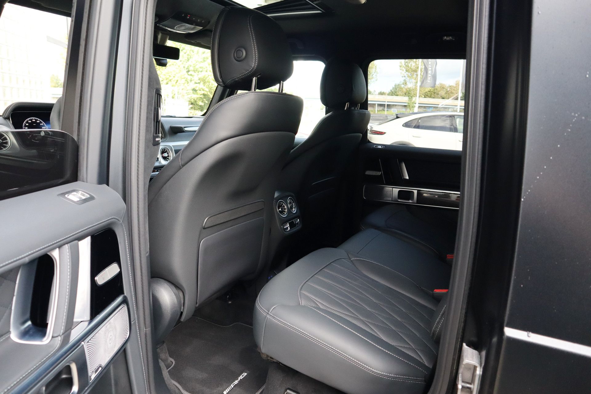 Afbeelding Mercedes-AMG G-Klasse  63 | Performance-pakket, Carbon int., Burmester 3D, Massage, Trekhaak, Keyless-go, Zitklima, Stuurverwarming
