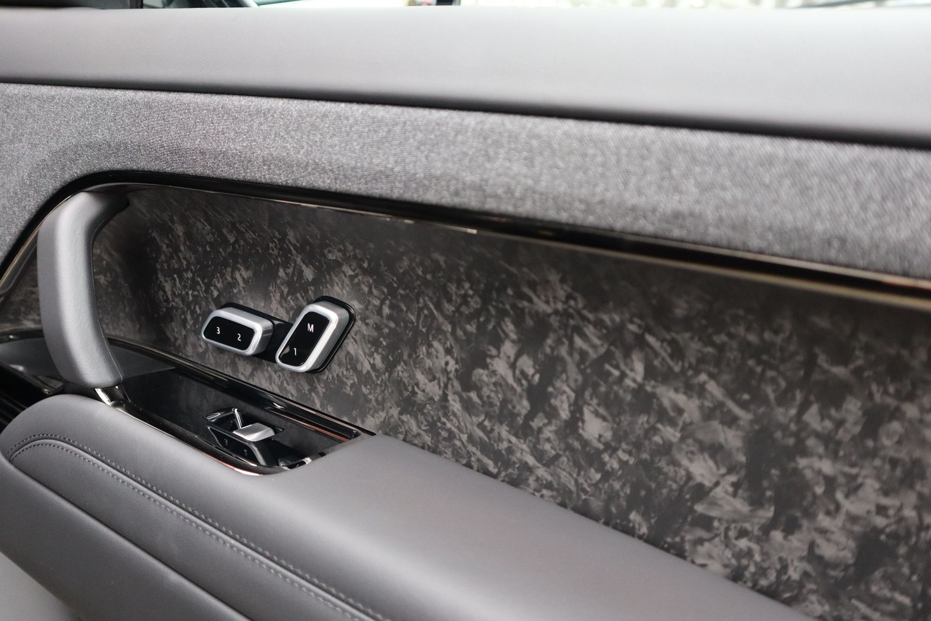 Afbeelding Land Rover Range Rover Sport 4.4 P530 First Edition | Meridian Audio, Massage, Pano, ACC, Trekhaak, Zitklima, Stuurverwarming, Zonweringspakket
