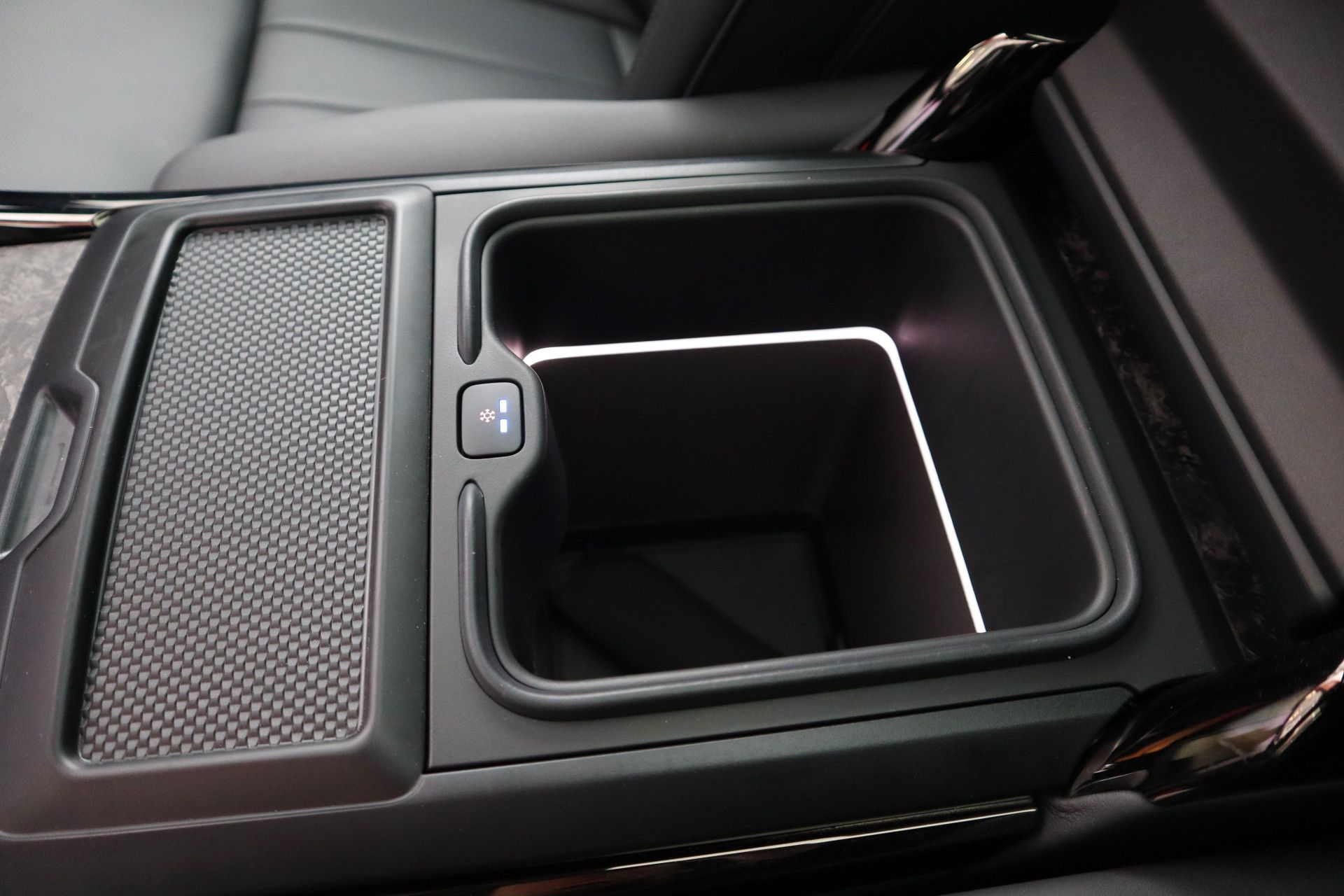 Afbeelding Land Rover Range Rover Sport 4.4 P530 First Edition | Meridian Audio, Massage, Pano, ACC, Trekhaak, Zitklima, Stuurverwarming, Zonweringspakket