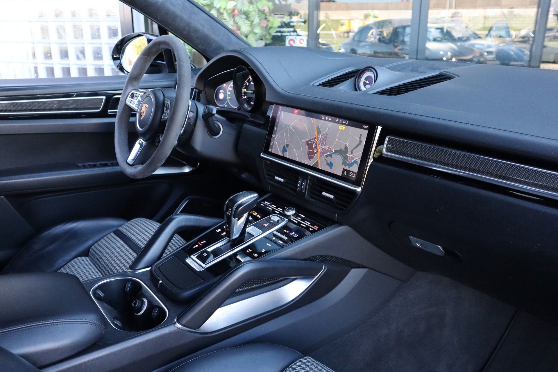 Afbeelding Porsche Cayenne Coupé 4.0 Turbo S E-Hybrid | Keramisch, Carbon, Burmester High End, Trekhaak, Sport Chrono, Drive Assist, 360°-Camera, Stoelverwarming, Stuurverwarming
