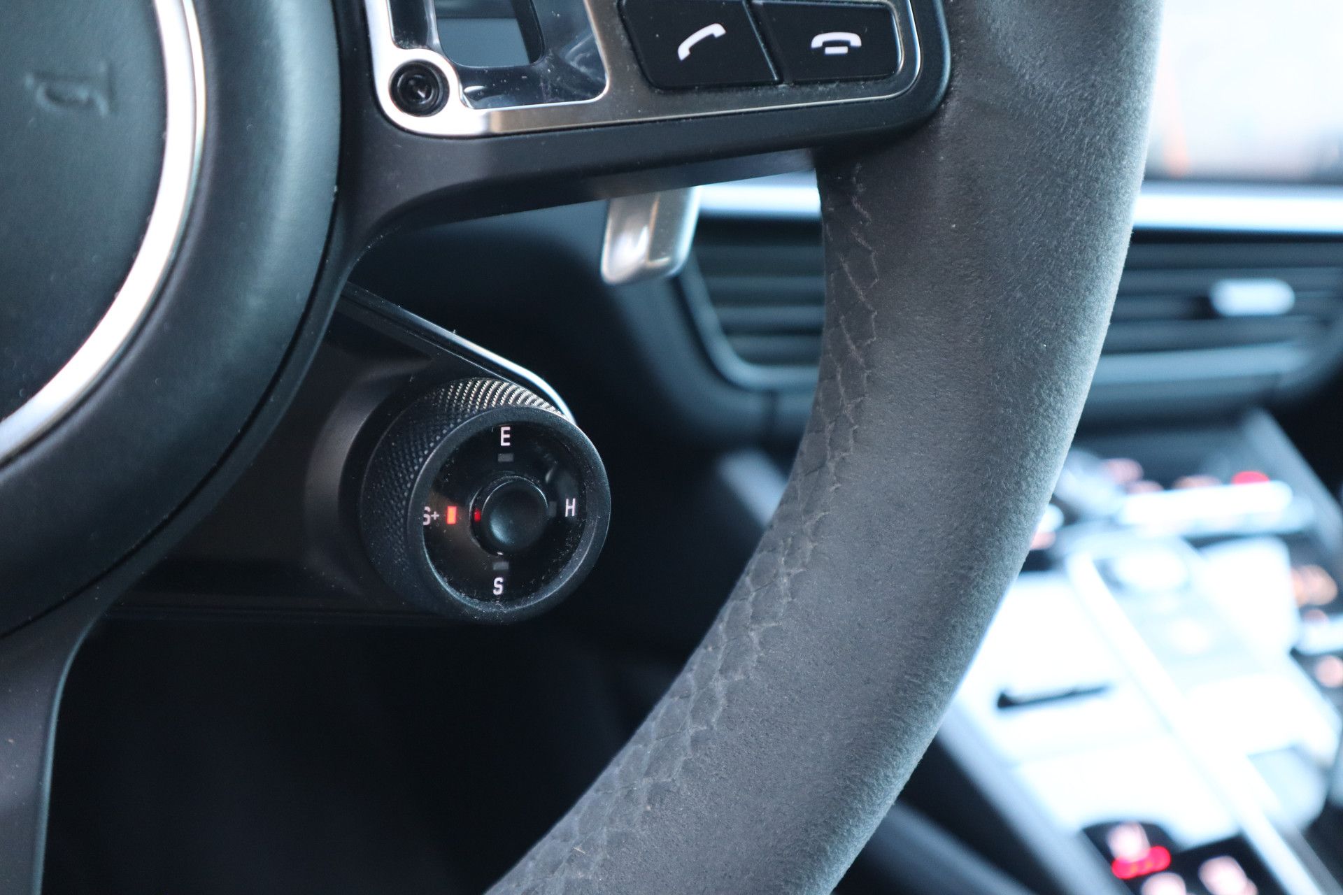Afbeelding Porsche Cayenne Coupé 4.0 Turbo S E-Hybrid | Keramisch, Carbon, Burmester High End, Trekhaak, Sport Chrono, Drive Assist, 360°-Camera, Stoelverwarming, Stuurverwarming