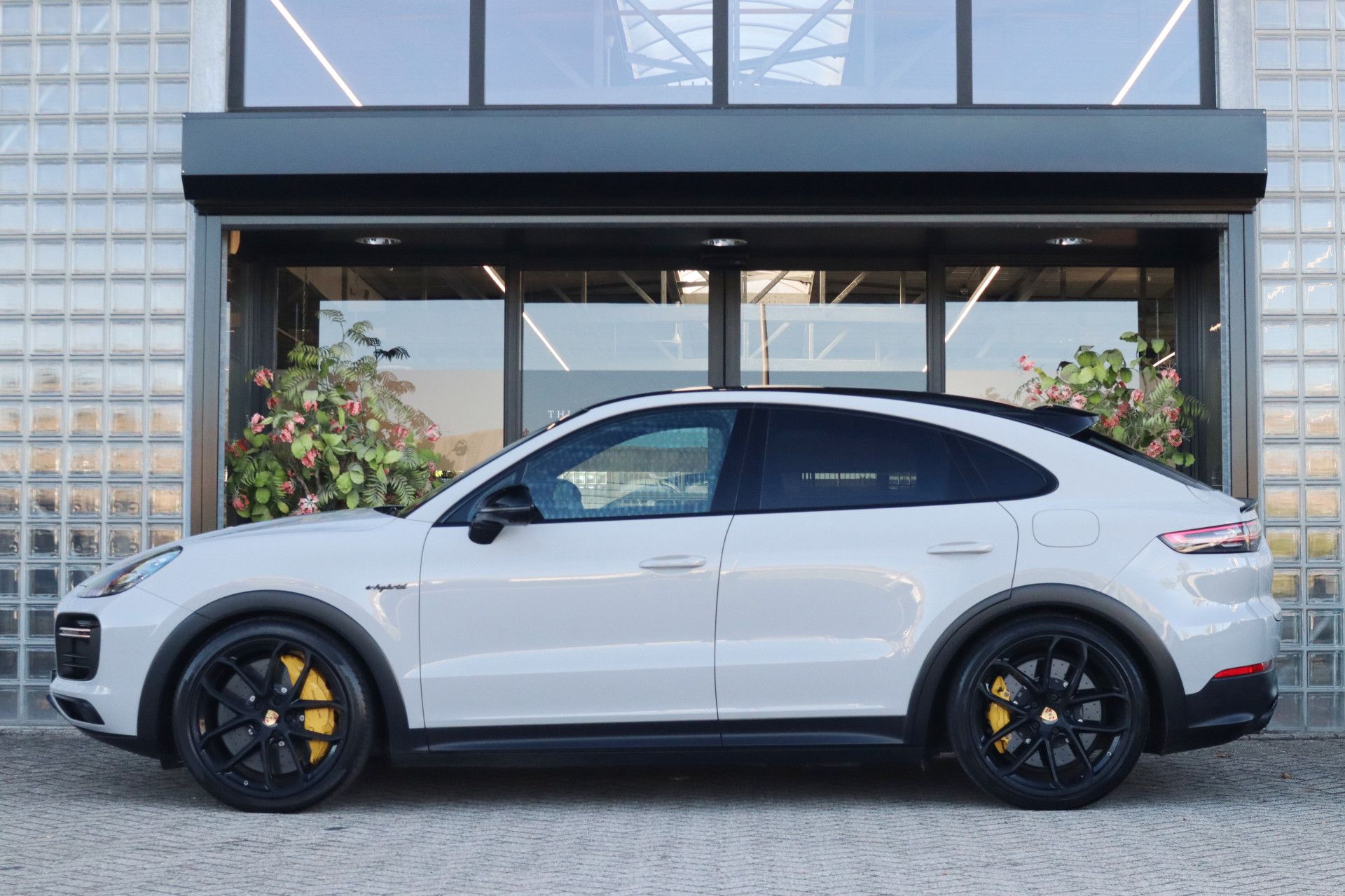 Afbeelding Porsche Cayenne Coupé 4.0 Turbo S E-Hybrid | Keramisch, Carbon, Burmester High End, Trekhaak, Sport Chrono, Drive Assist, 360°-Camera, Stoelverwarming, Stuurverwarming