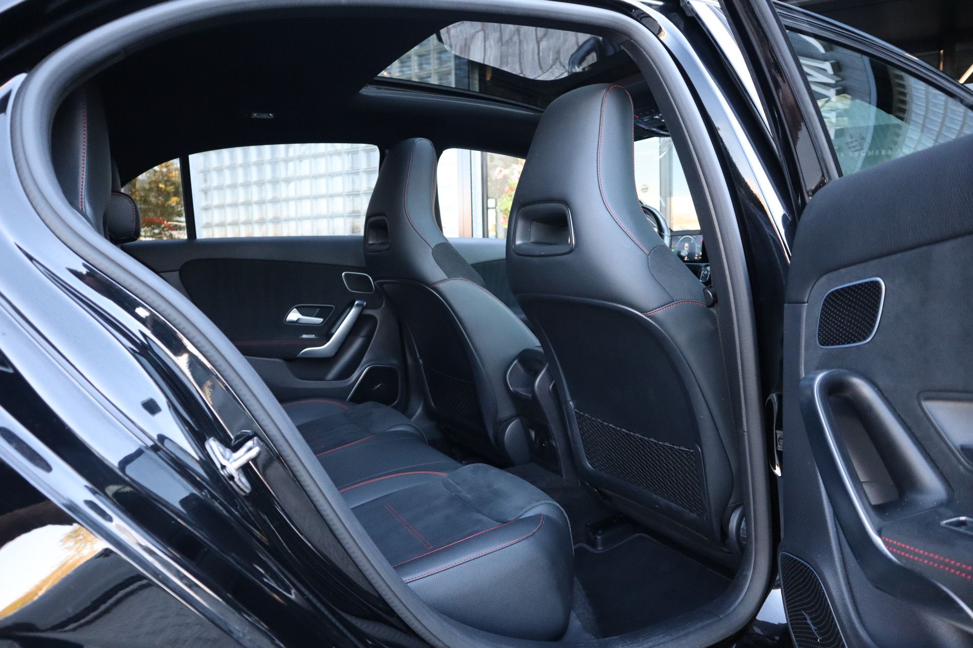 Afbeelding Mercedes-Benz A-Klasse 250 e | AMG-Line, Burmester, Panoramadak, Multibeam LED, Standkachel, Keyless-go, Stoelverwarming, Achteruitrijcamera
