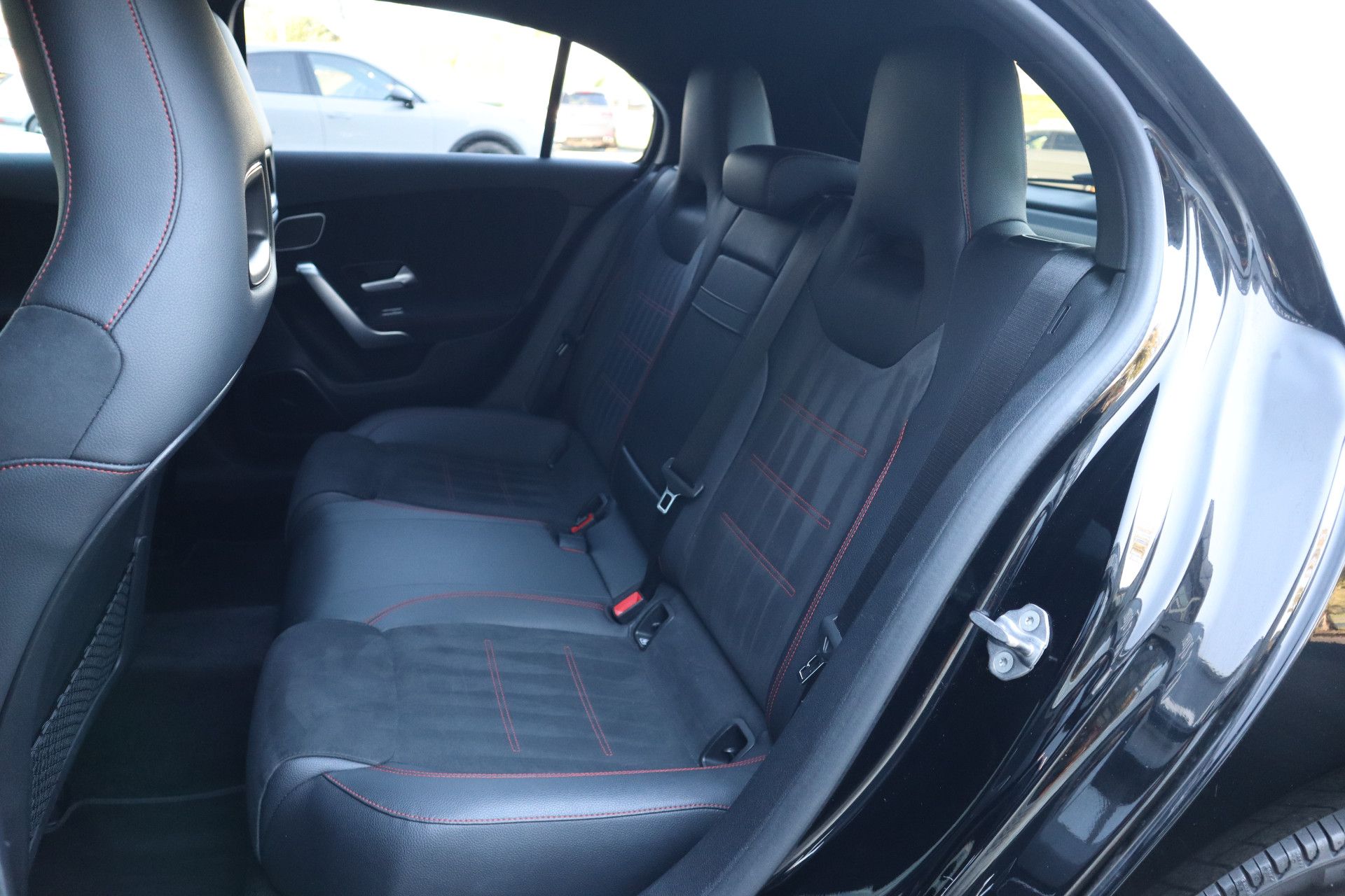 Afbeelding Mercedes-Benz A-Klasse 250 e | AMG-Line, Burmester, Panoramadak, Multibeam LED, Standkachel, Keyless-go, Stoelverwarming, Achteruitrijcamera