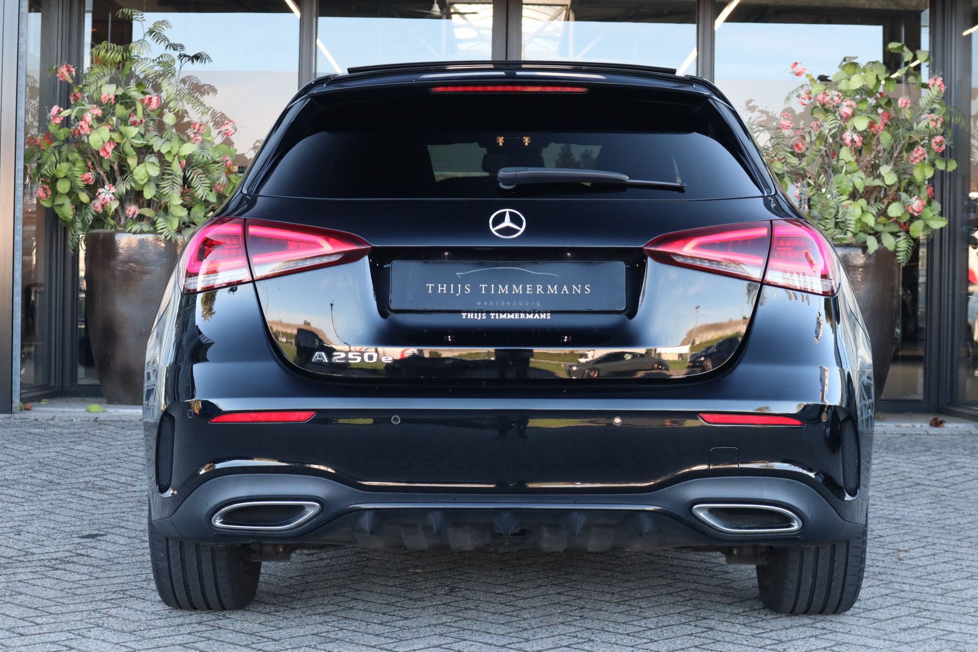 Afbeelding Mercedes-Benz A-Klasse 250 e | AMG-Line, Burmester, Panoramadak, Multibeam LED, Standkachel, Keyless-go, Stoelverwarming, Achteruitrijcamera