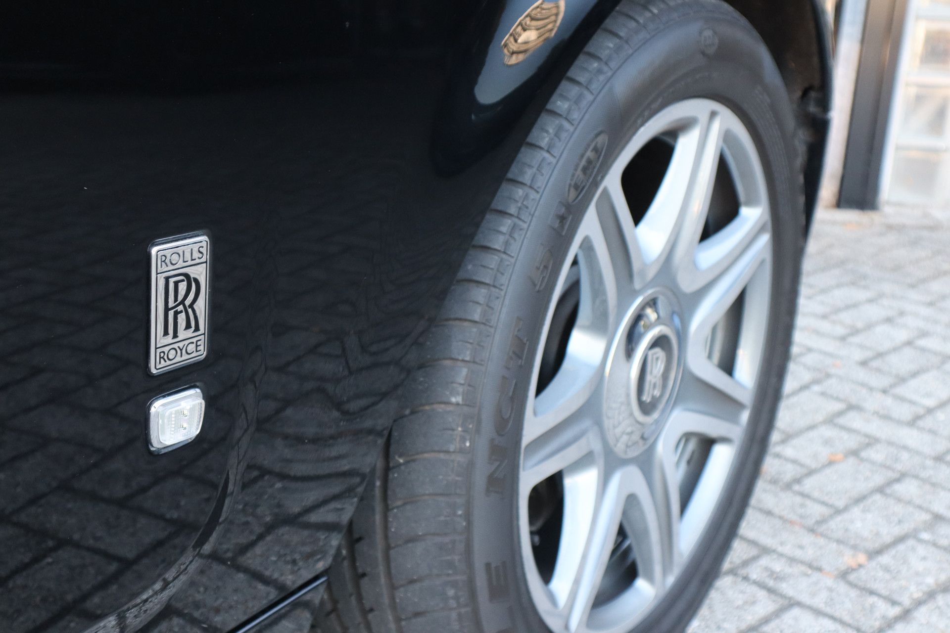Afbeelding Rolls-Royce Phantom 6.7 V12 | Two tone, Sterrenhemel + schuifdak, Coachline, Gordijnen, Entertainment, Exicon Audio