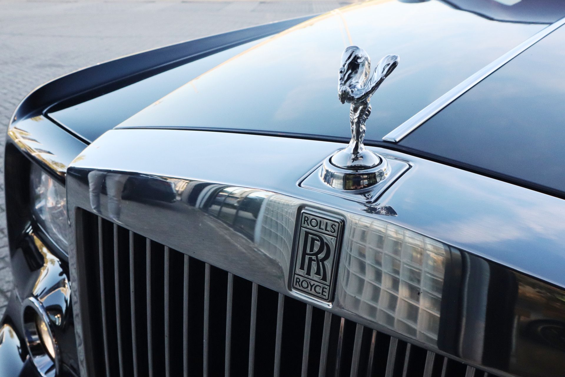 Afbeelding Rolls-Royce Phantom 6.7 V12 | Two tone, Sterrenhemel + schuifdak, Coachline, Gordijnen, Entertainment, Exicon Audio