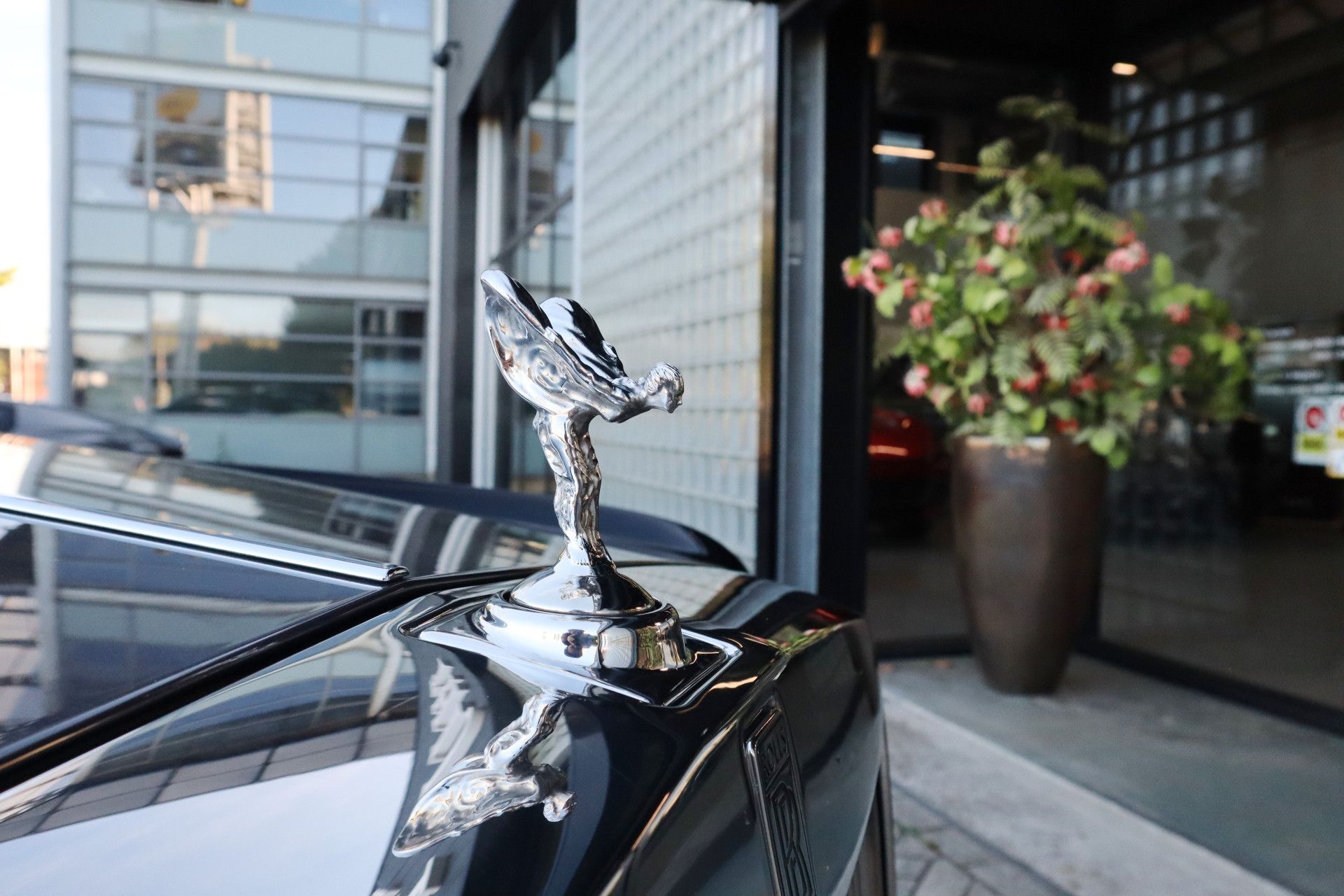 Afbeelding Rolls-Royce Phantom 6.7 V12 | Two tone, Sterrenhemel + schuifdak, Coachline, Gordijnen, Entertainment, Exicon Audio