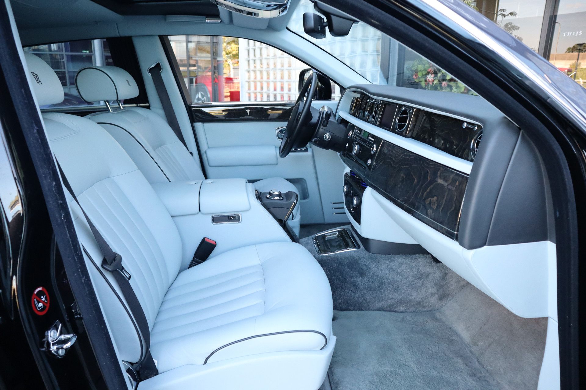 Afbeelding Rolls-Royce Phantom 6.7 V12 | Two tone, Sterrenhemel + schuifdak, Coachline, Gordijnen, Entertainment, Exicon Audio