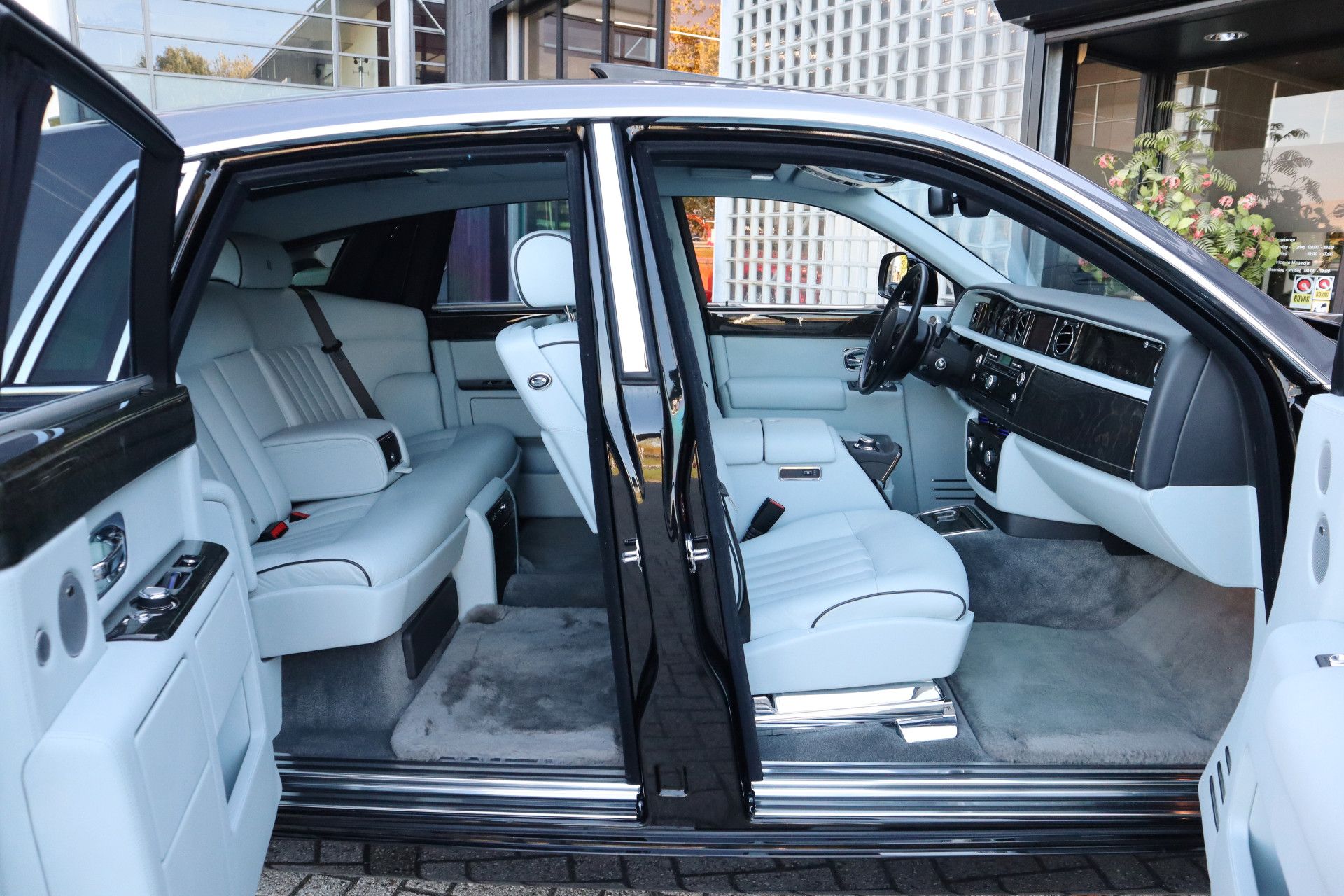 Afbeelding Rolls-Royce Phantom 6.7 V12 | Two tone, Sterrenhemel + schuifdak, Coachline, Gordijnen, Entertainment, Exicon Audio