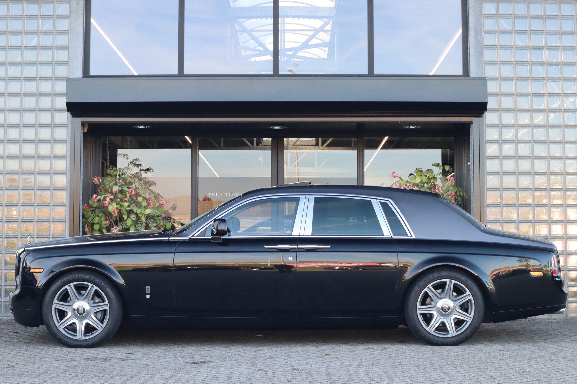 Afbeelding Rolls-Royce Phantom 6.7 V12 | Two tone, Sterrenhemel + schuifdak, Coachline, Gordijnen, Entertainment, Exicon Audio