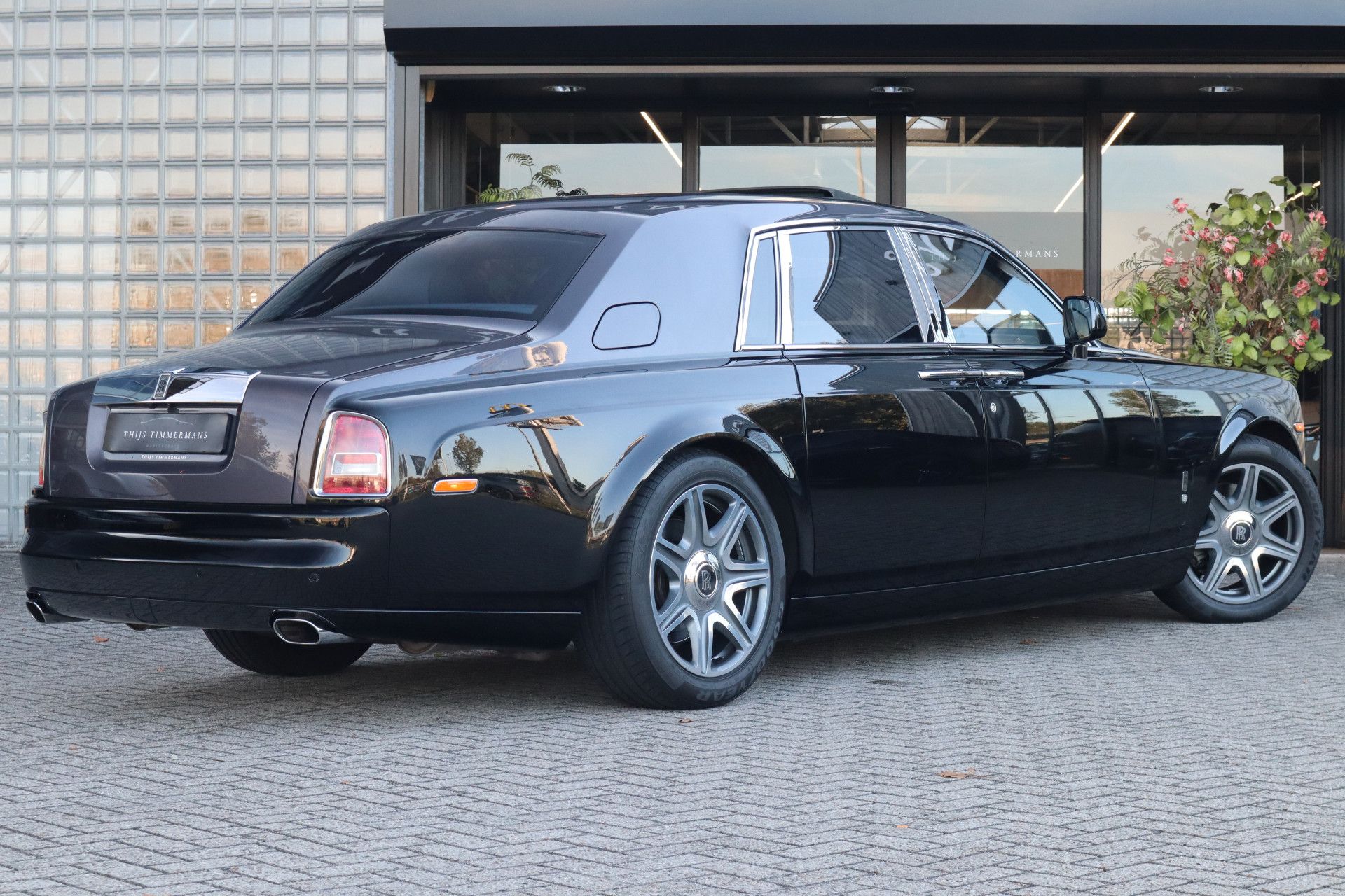 Afbeelding Rolls-Royce Phantom 6.7 V12 | Two tone, Sterrenhemel + schuifdak, Coachline, Gordijnen, Entertainment, Exicon Audio