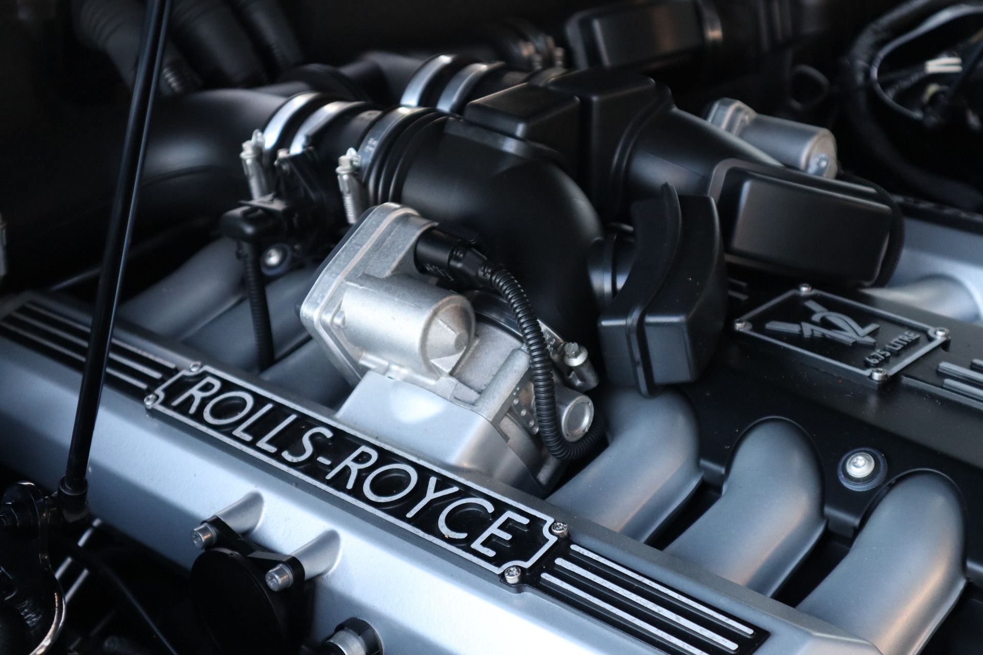 Afbeelding Rolls-Royce Phantom 6.7 V12 | Two tone, Sterrenhemel + schuifdak, Coachline, Gordijnen, Entertainment, Exicon Audio
