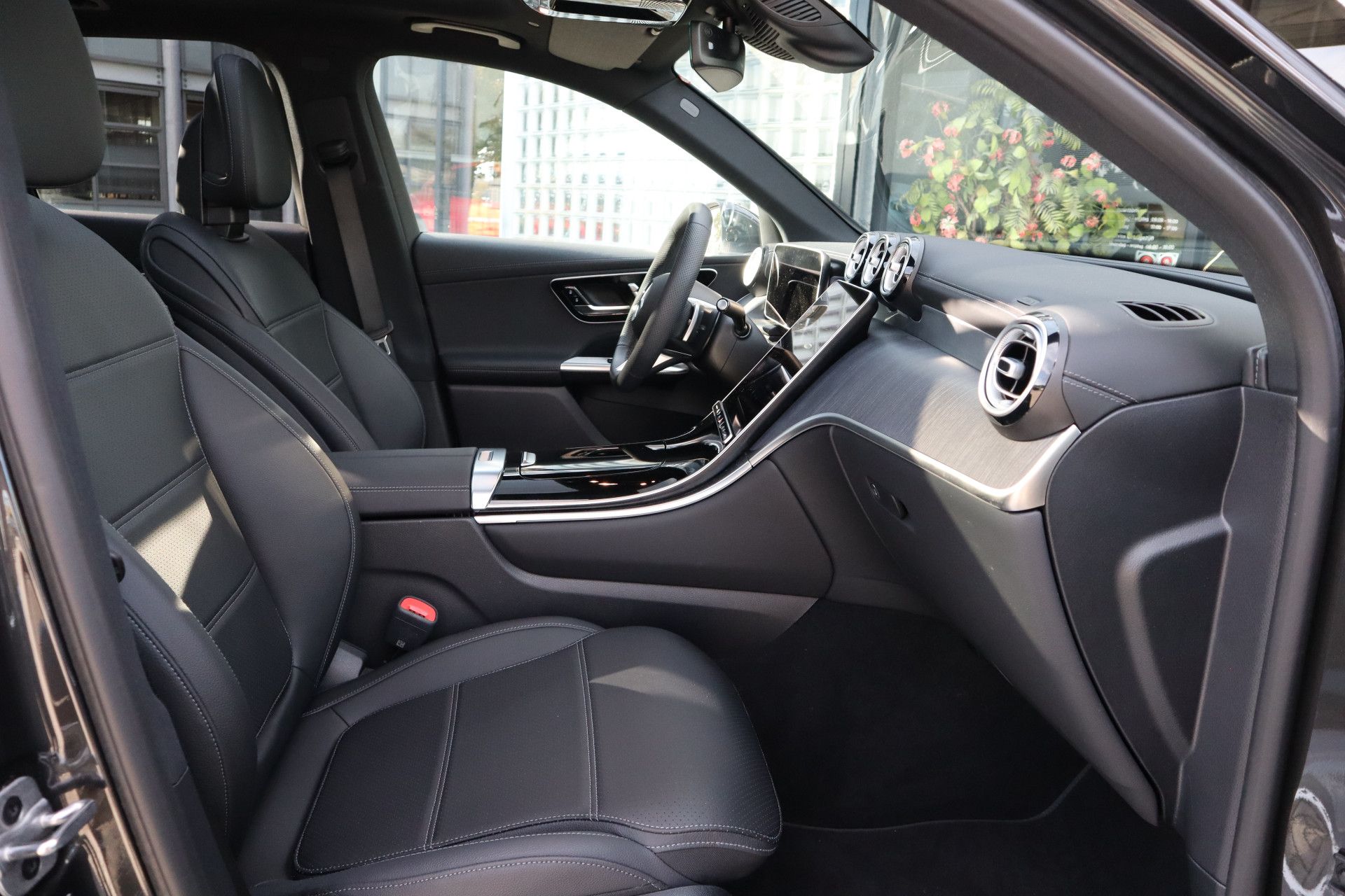 Afbeelding Mercedes-Benz GLC 400 e 4MATIC | AMG-Line, Massage, Burmester, Pano, Trekhaak, Memory, Zitklima, Stuurverwarming, Digital Light
