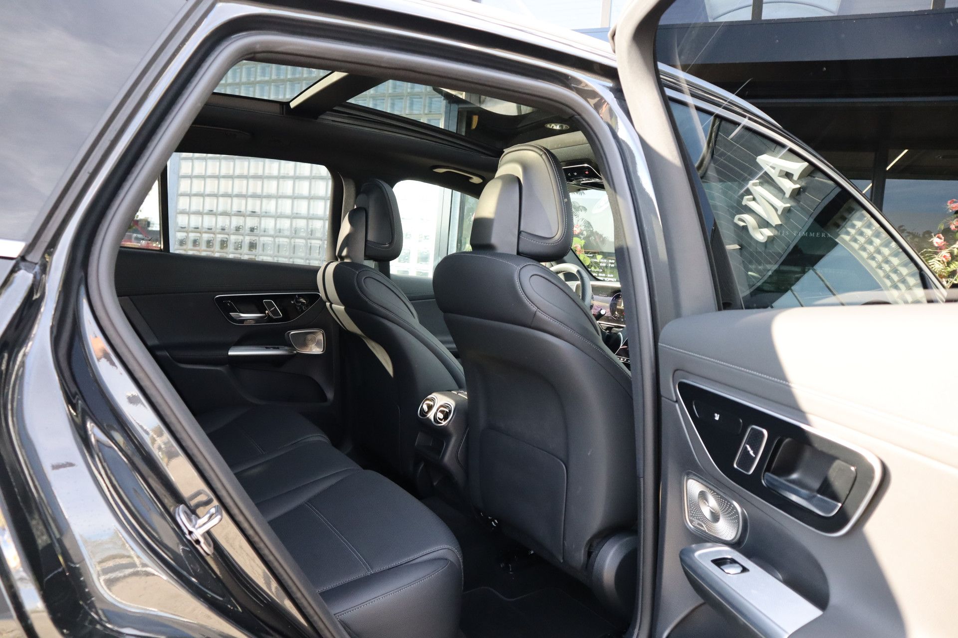 Afbeelding Mercedes-Benz GLC 400 e 4MATIC | AMG-Line, Massage, Burmester, Pano, Trekhaak, Memory, Zitklima, Stuurverwarming, Digital Light