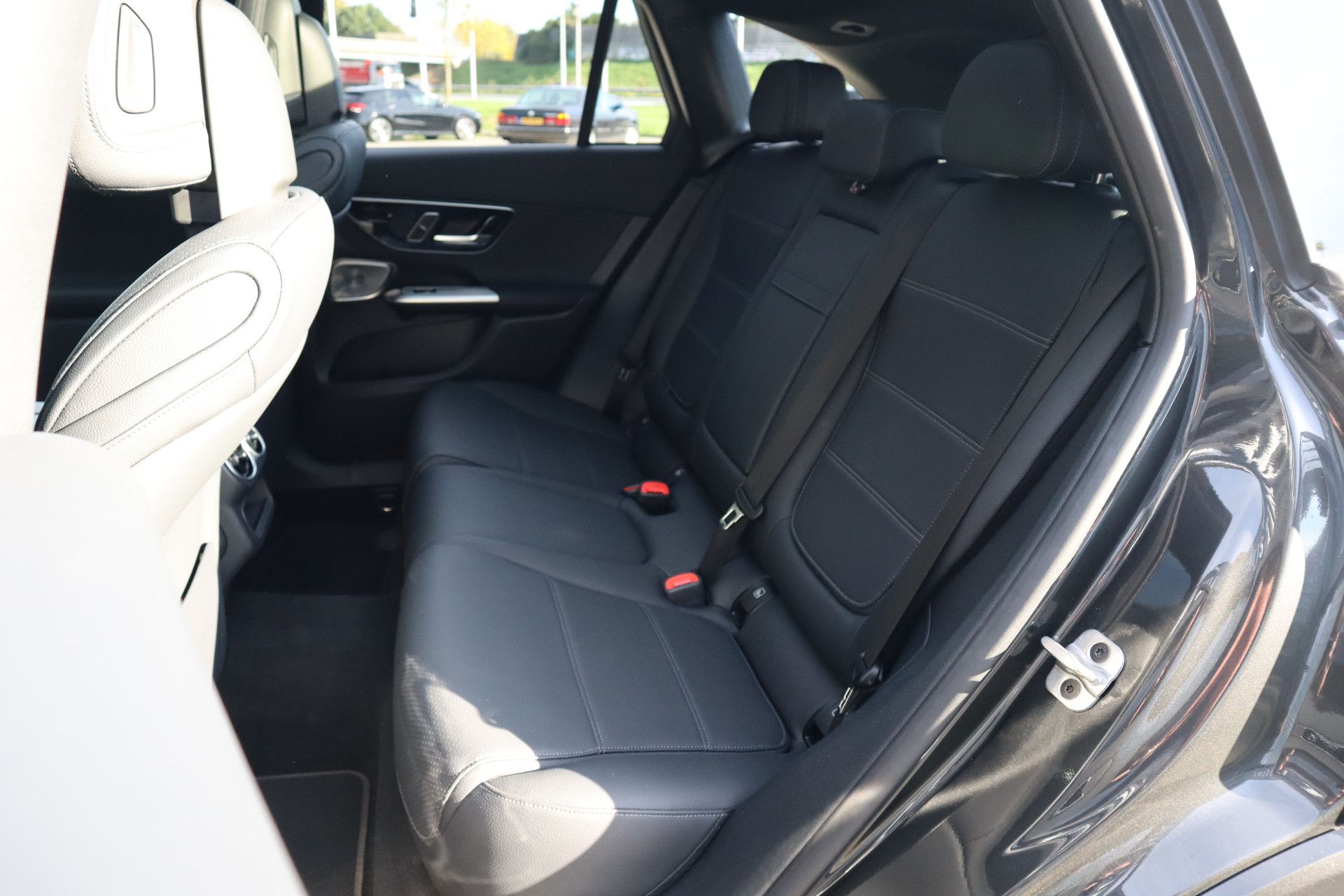 Afbeelding Mercedes-Benz GLC 400 e 4MATIC | AMG-Line, Massage, Burmester, Pano, Trekhaak, Memory, Zitklima, Stuurverwarming, Digital Light