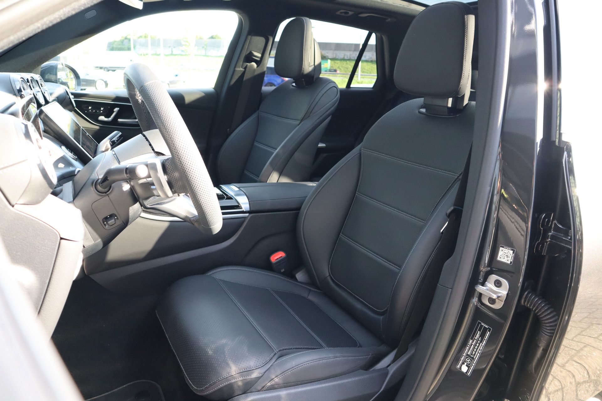 Afbeelding Mercedes-Benz GLC 400 e 4MATIC | AMG-Line, Massage, Burmester, Pano, Trekhaak, Memory, Zitklima, Stuurverwarming, Digital Light