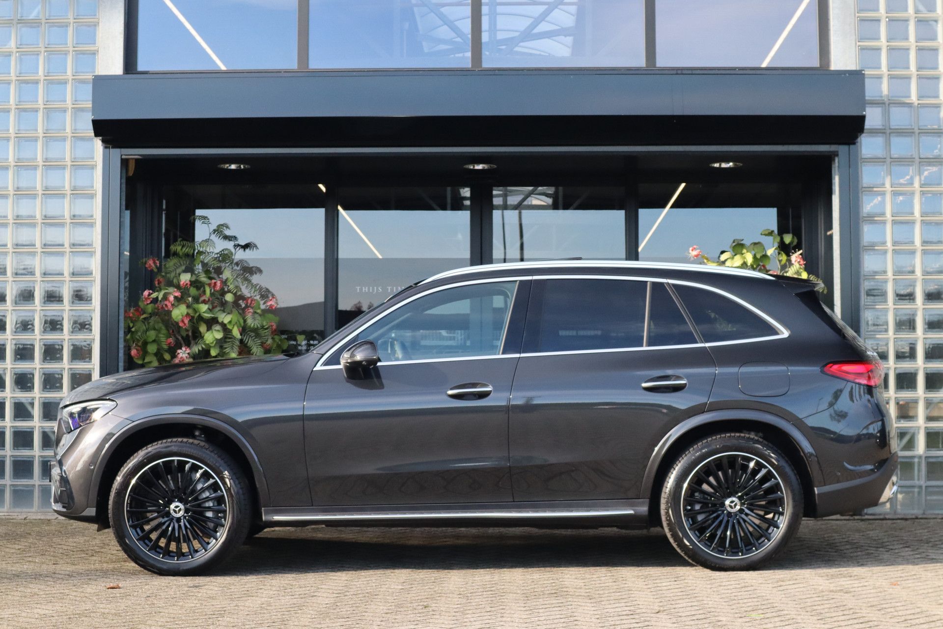 Afbeelding Mercedes-Benz GLC 400 e 4MATIC | AMG-Line, Massage, Burmester, Pano, Trekhaak, Memory, Zitklima, Stuurverwarming, Digital Light