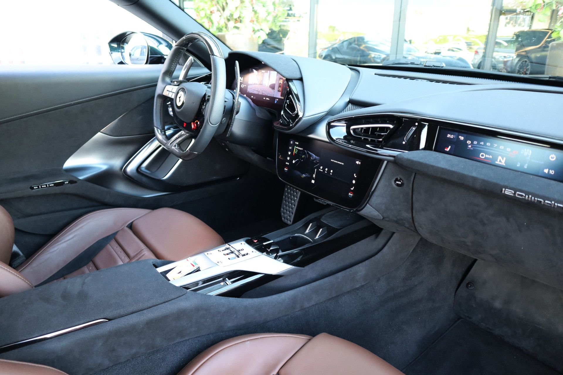 Afbeelding Ferrari 12Cilindri 6.5 V12 | Airbrushed Shields, Passenger display, Lift, Elektrisch verst. Daytona stoelen, ACC, Stoelverwarming, 360°Camera, Apple Carplay, Verde Zeltweg