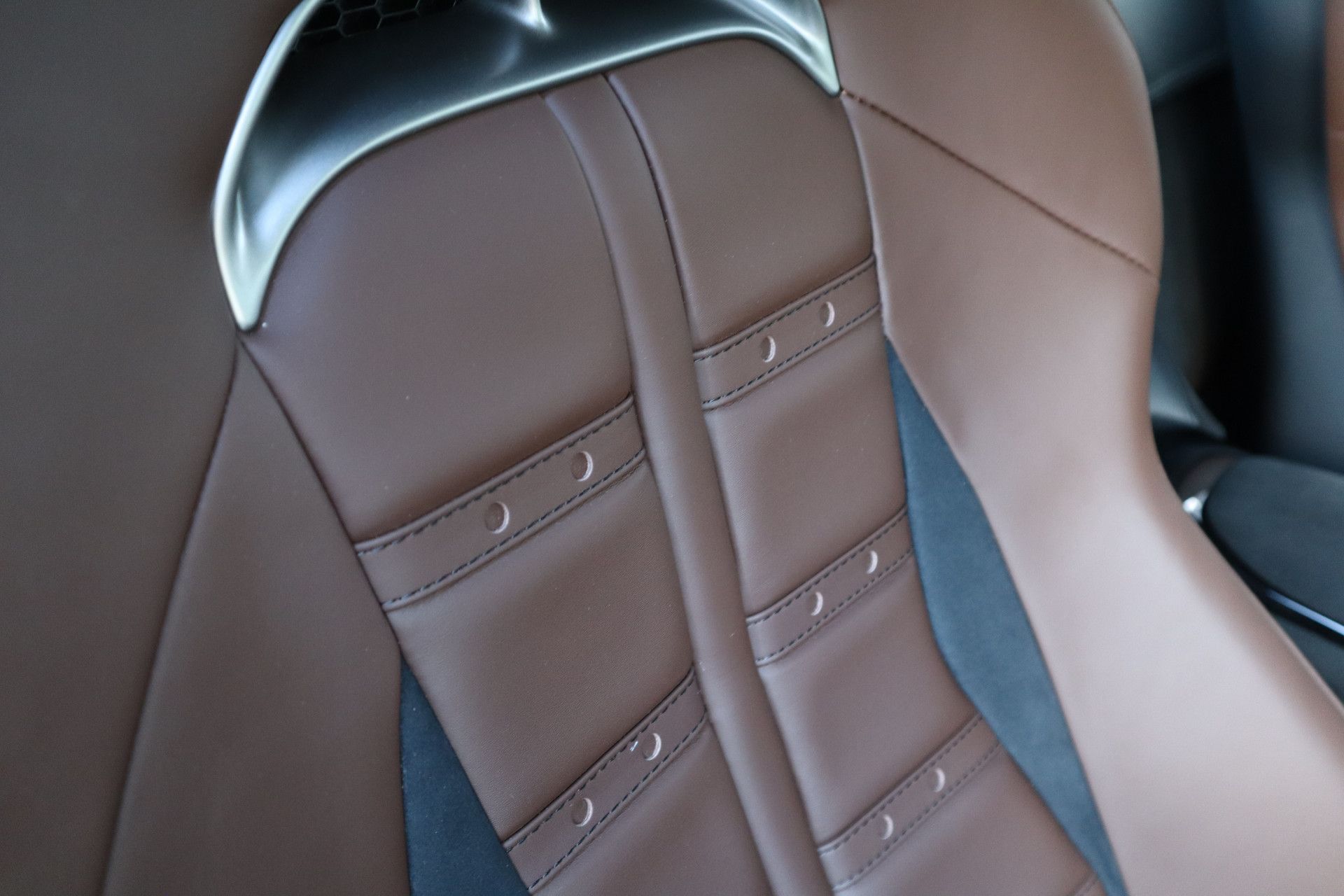 Afbeelding Ferrari 12Cilindri 6.5 V12 | Airbrushed Shields, Passenger display, Lift, Elektrisch verst. Daytona stoelen, ACC, Stoelverwarming, 360°Camera, Apple Carplay, Verde Zeltweg