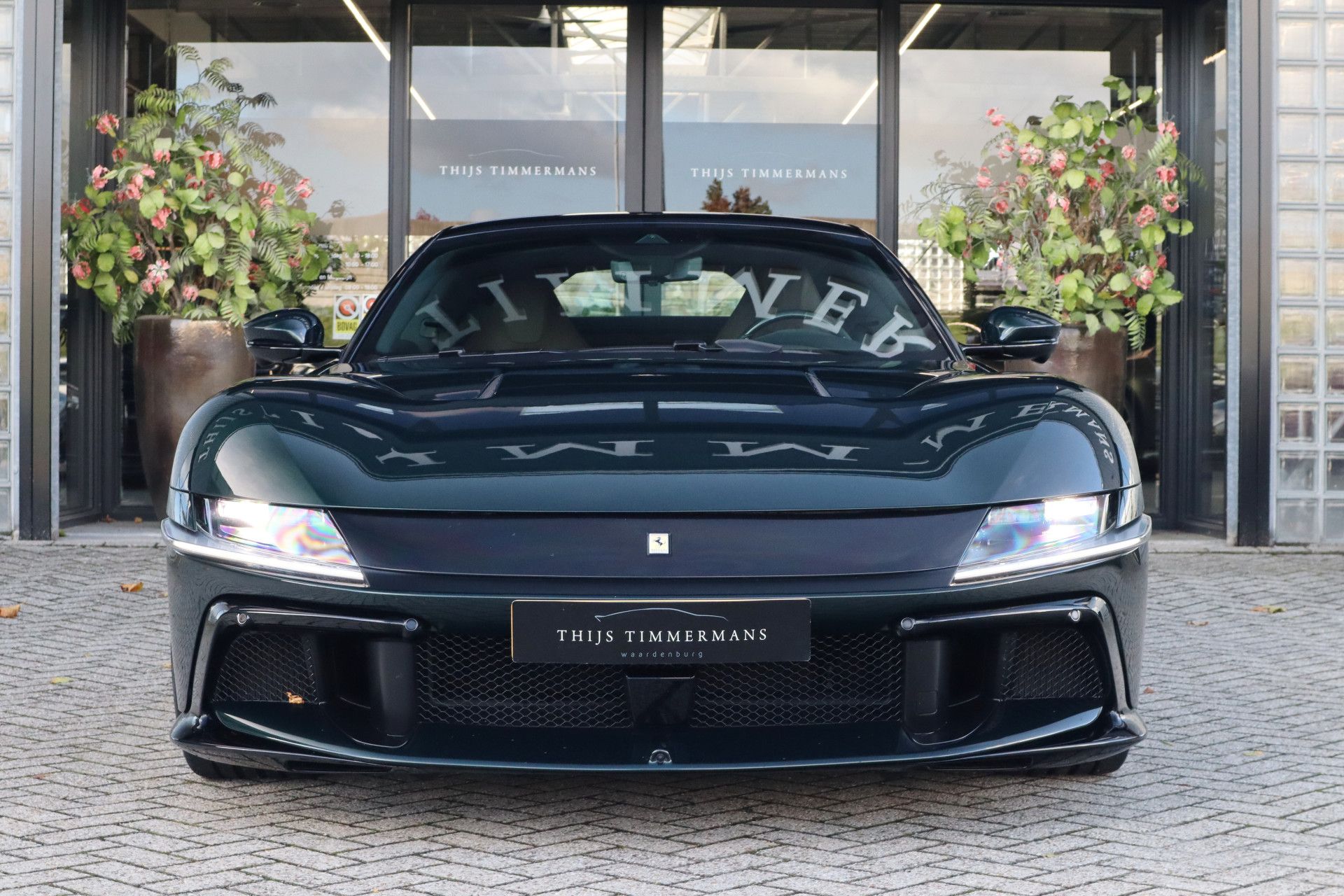 Afbeelding Ferrari 12Cilindri 6.5 V12 | Airbrushed Shields, Passenger display, Lift, Elektrisch verst. Daytona stoelen, ACC, Stoelverwarming, 360°Camera, Apple Carplay, Verde Zeltweg