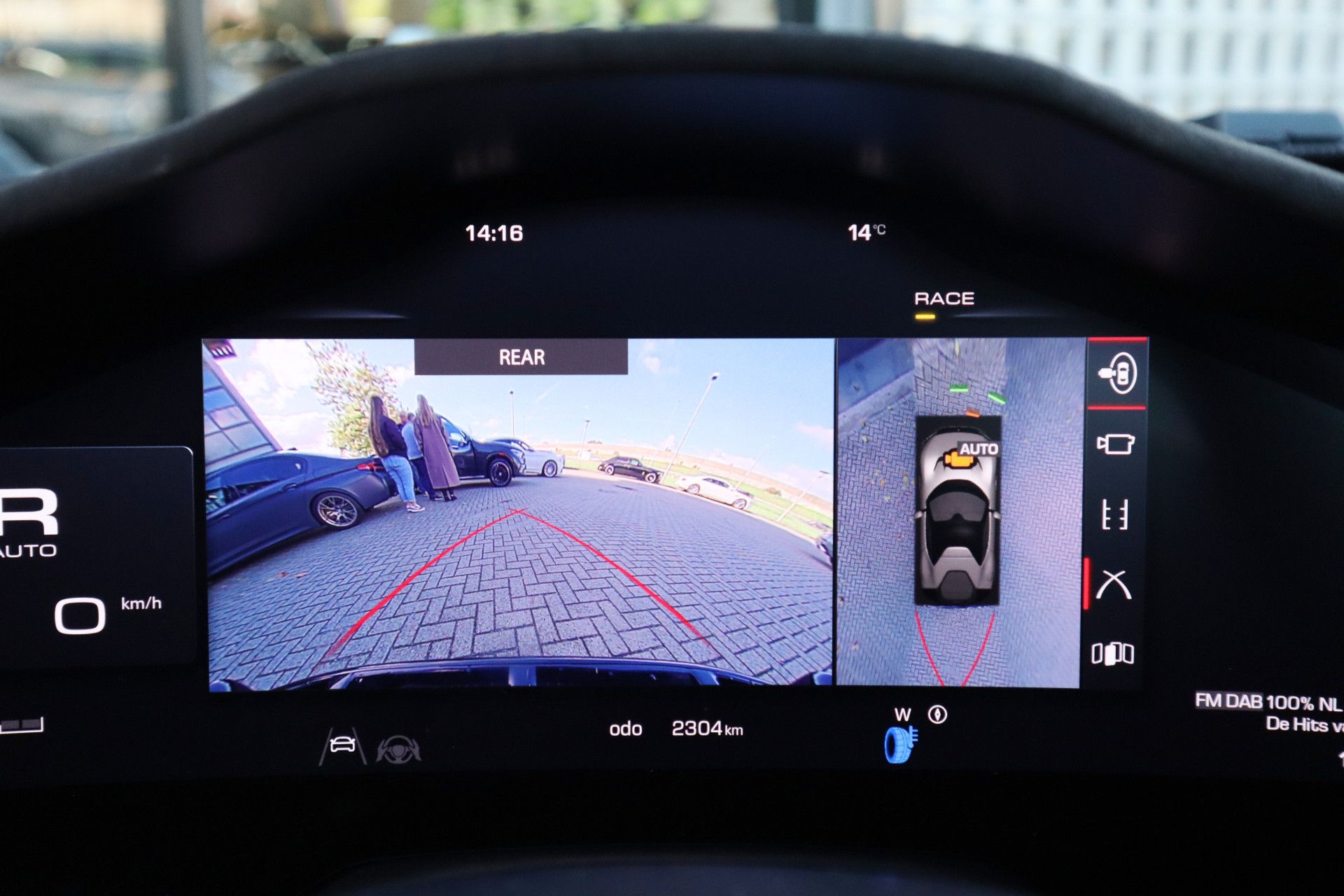Afbeelding Ferrari 12Cilindri 6.5 V12 | Airbrushed Shields, Passenger display, Lift, Elektrisch verst. Daytona stoelen, ACC, Stoelverwarming, 360°Camera, Apple Carplay, Verde Zeltweg