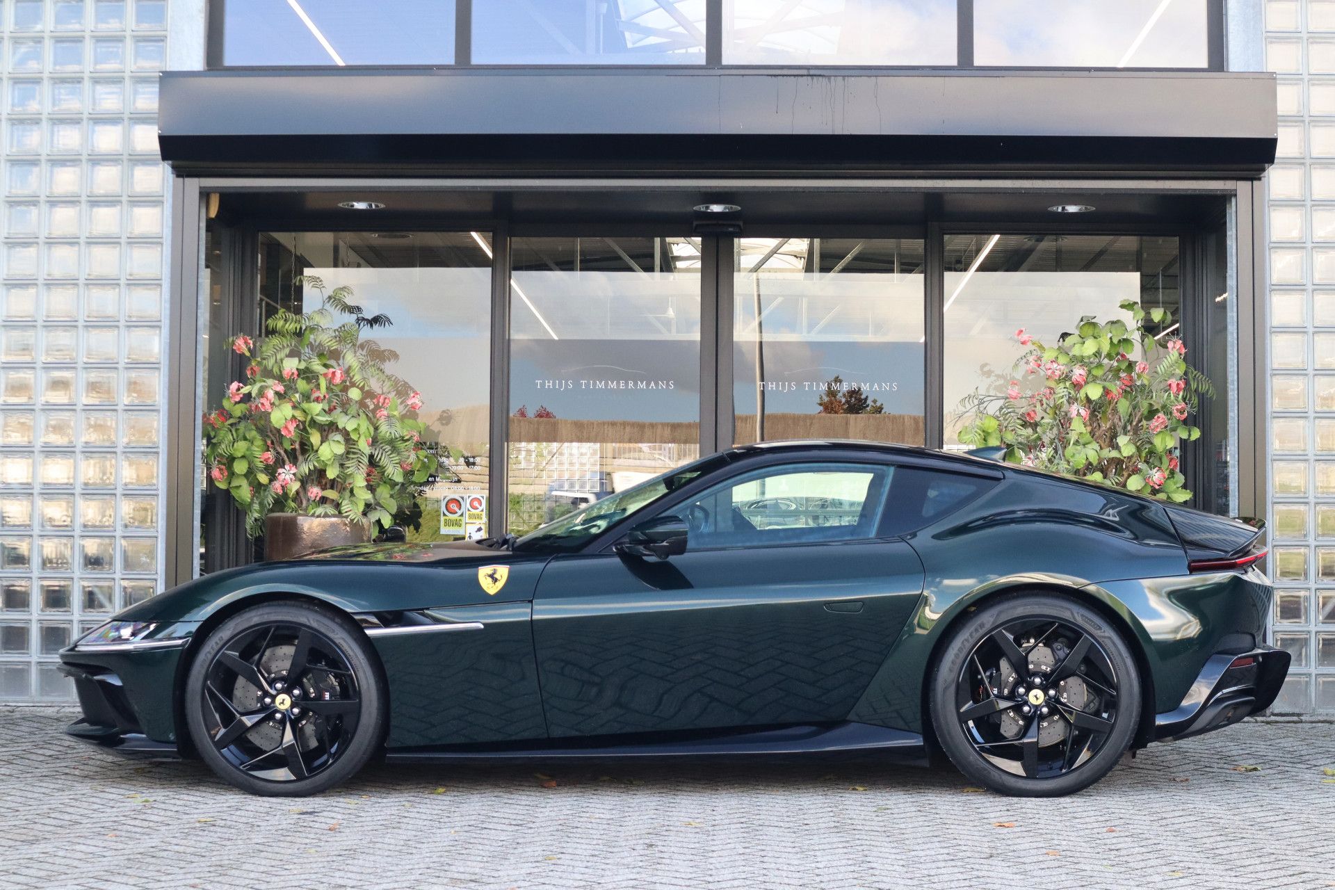 Afbeelding Ferrari 12Cilindri 6.5 V12 | Airbrushed Shields, Passenger display, Lift, Elektrisch verst. Daytona stoelen, ACC, Stoelverwarming, 360°Camera, Apple Carplay, Verde Zeltweg