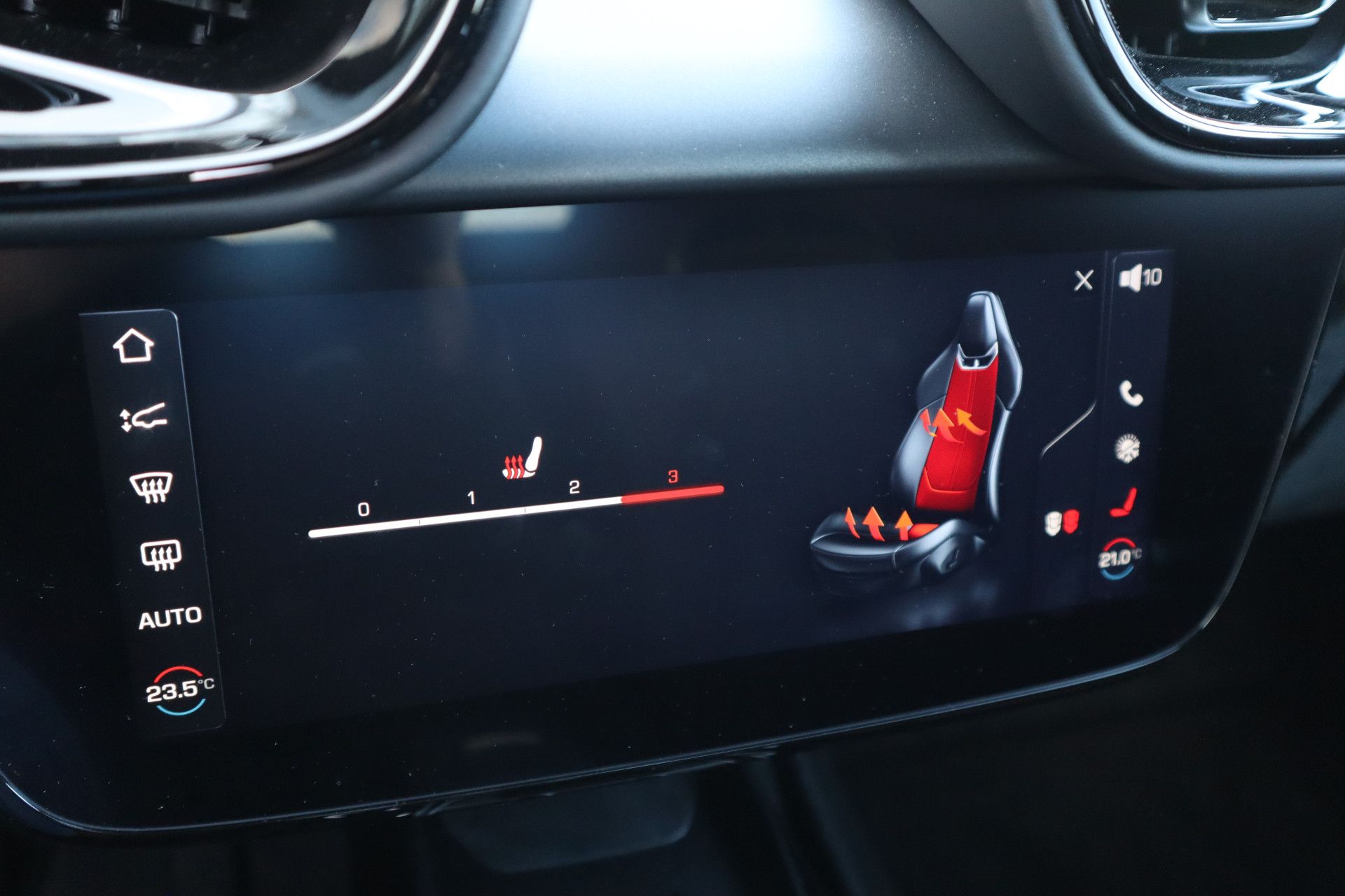 Afbeelding Ferrari 12Cilindri 6.5 V12 | Airbrushed Shields, Passenger display, Lift, Elektrisch verst. Daytona stoelen, ACC, Stoelverwarming, 360°Camera, Apple Carplay, Verde Zeltweg