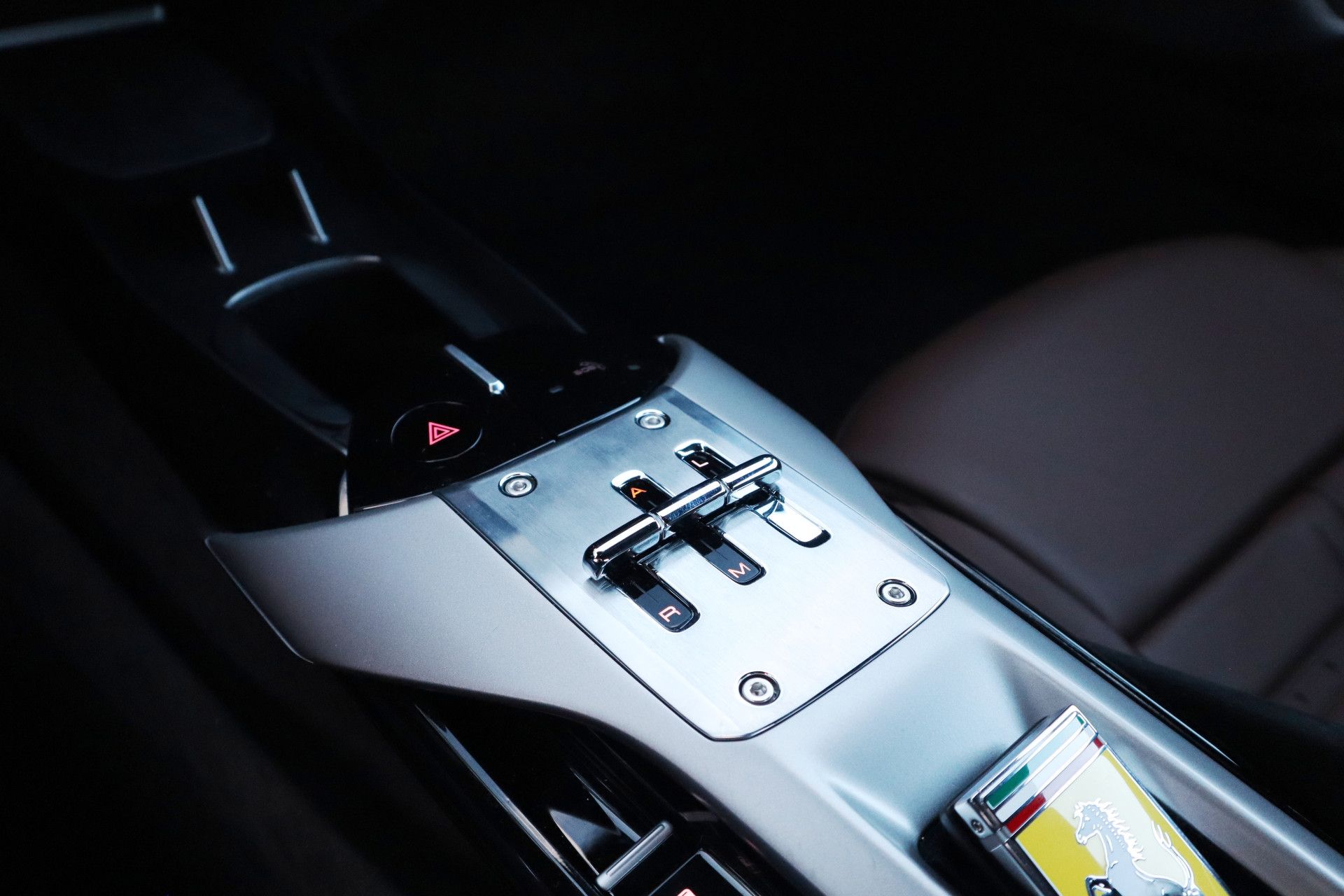 Afbeelding Ferrari 12Cilindri 6.5 V12 | Airbrushed Shields, Passenger display, Lift, Elektrisch verst. Daytona stoelen, ACC, Stoelverwarming, 360°Camera, Apple Carplay, Verde Zeltweg
