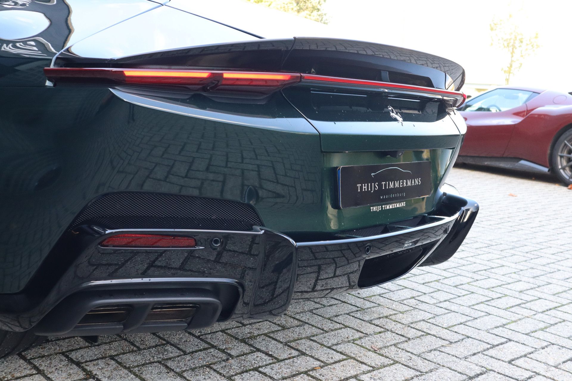Afbeelding Ferrari 12Cilindri 6.5 V12 | Airbrushed Shields, Passenger display, Lift, Elektrisch verst. Daytona stoelen, ACC, Stoelverwarming, 360°Camera, Apple Carplay, Verde Zeltweg