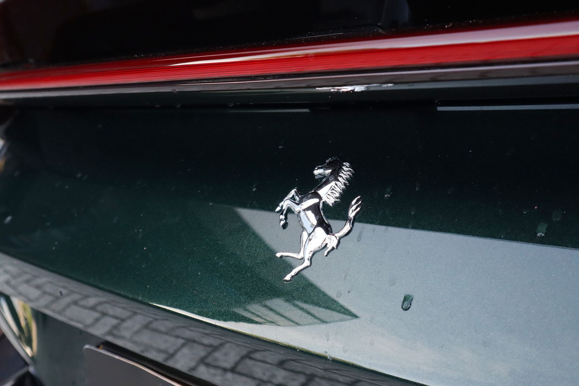Afbeelding Ferrari 12Cilindri 6.5 V12 | Airbrushed Shields, Passenger display, Lift, Elektrisch verst. Daytona stoelen, ACC, Stoelverwarming, 360°Camera, Apple Carplay, Verde Zeltweg