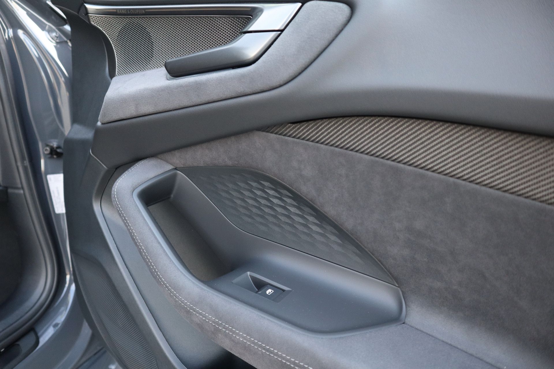 Afbeelding Audi RS5 Avant e-hybrid quattro | Keramisch, Carbon in/ex, Sport pakket, Massage, Panoramadak, Bang&Olufsen, Zonnerollo's, Trekhaak