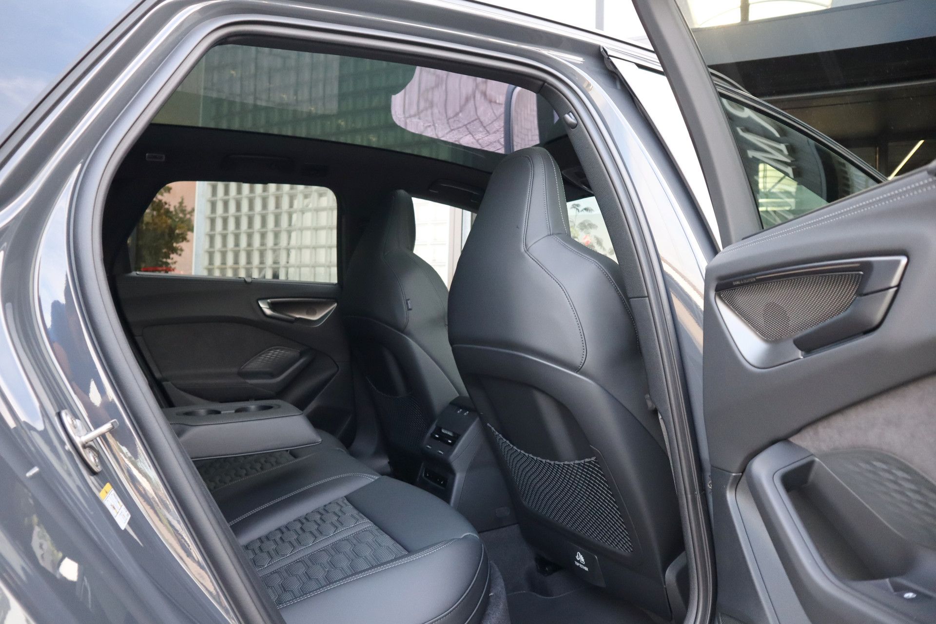 Afbeelding Audi RS5 Avant e-hybrid quattro | Keramisch, Carbon in/ex, Sport pakket, Massage, Panoramadak, Bang&Olufsen, Zonnerollo's, Trekhaak