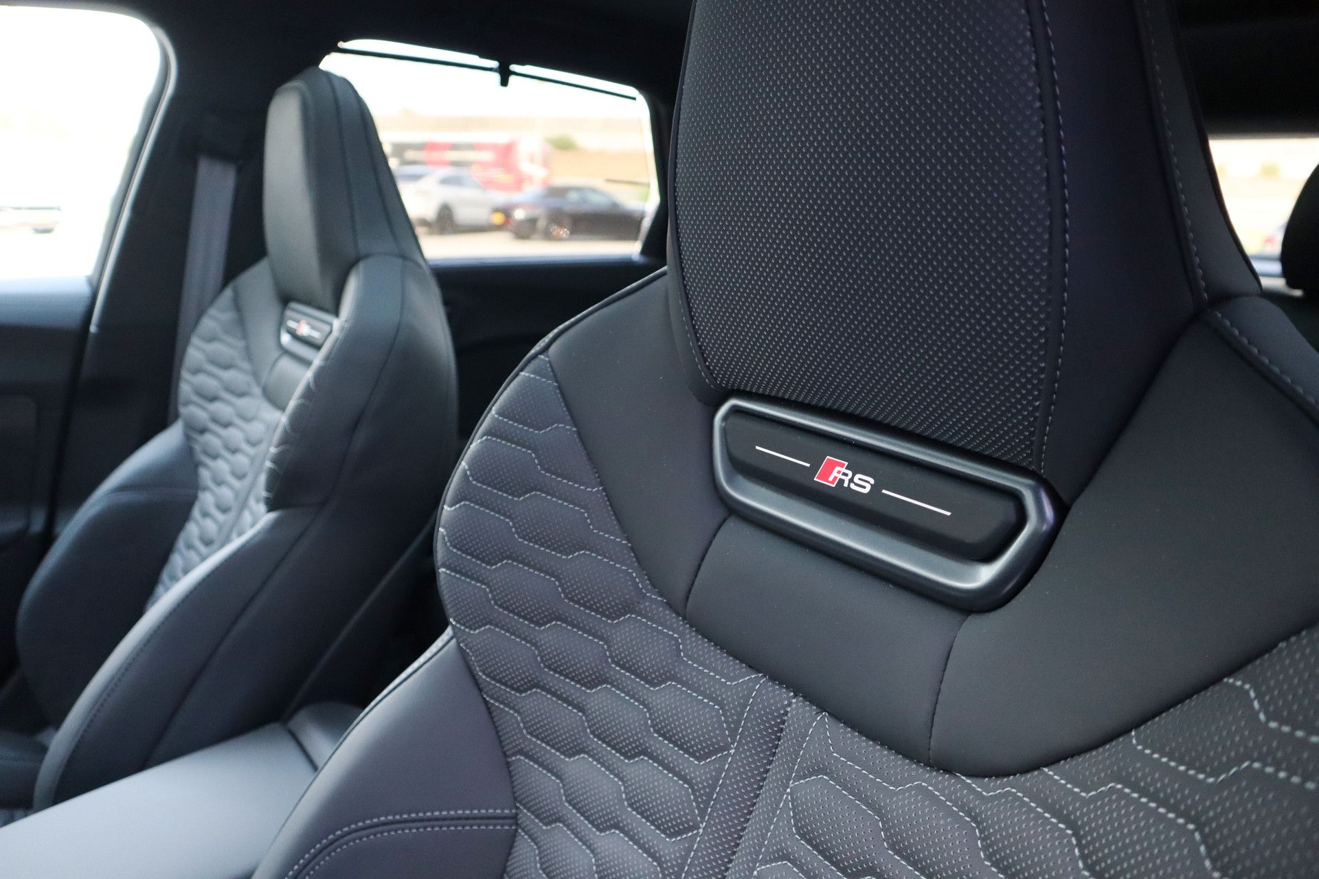 Afbeelding Audi RS5 Avant e-hybrid quattro | Keramisch, Carbon in/ex, Sport pakket, Massage, Panoramadak, Bang&Olufsen, Zonnerollo's, Trekhaak